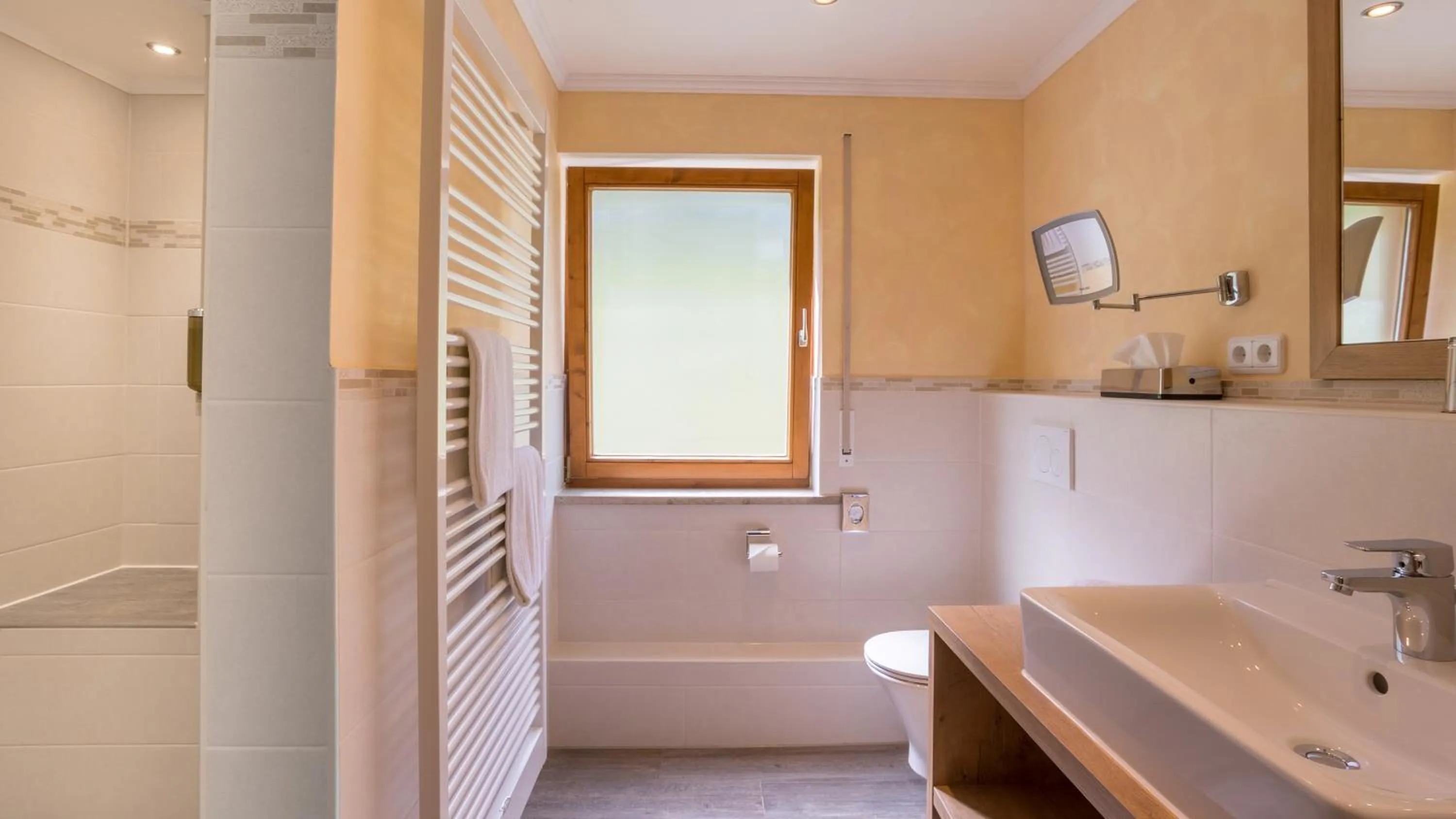 Bathroom in Alpenhotel Oberstdorf - ein Rovell Hotel