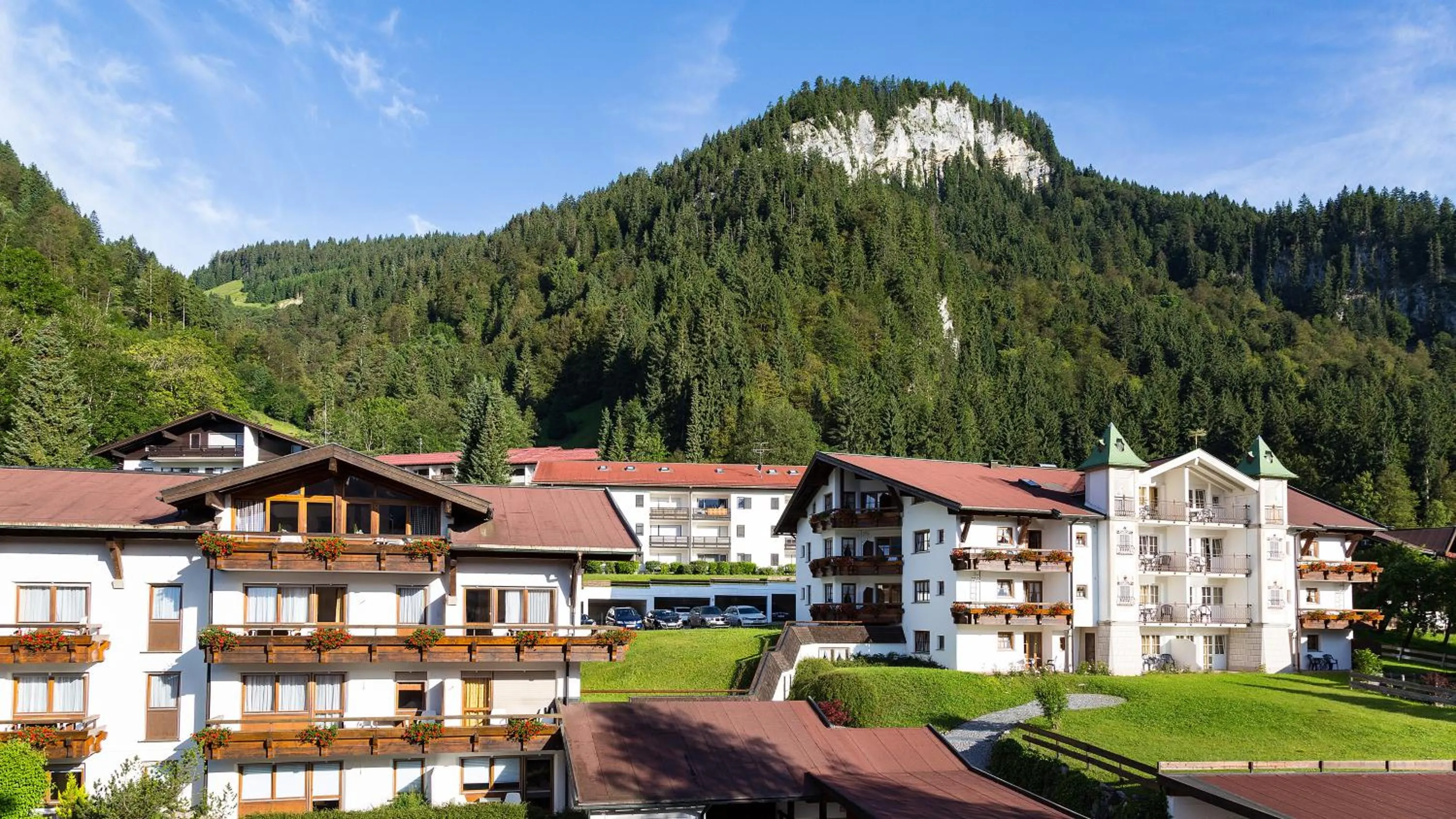 Property building in Alpenhotel Oberstdorf - ein Rovell Hotel