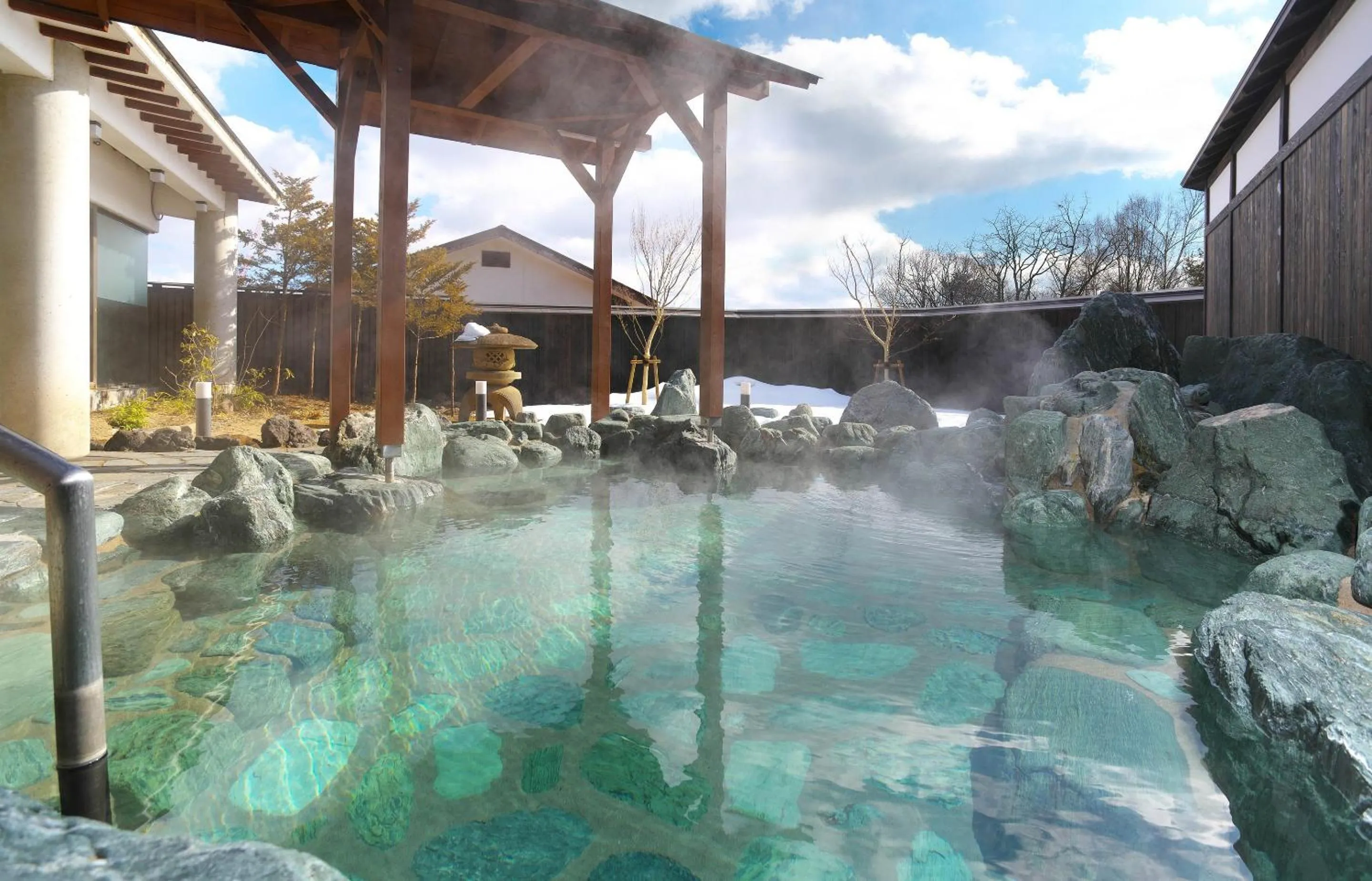 Open Air Bath in KAMENOI HOTEL Kusatsu Resort