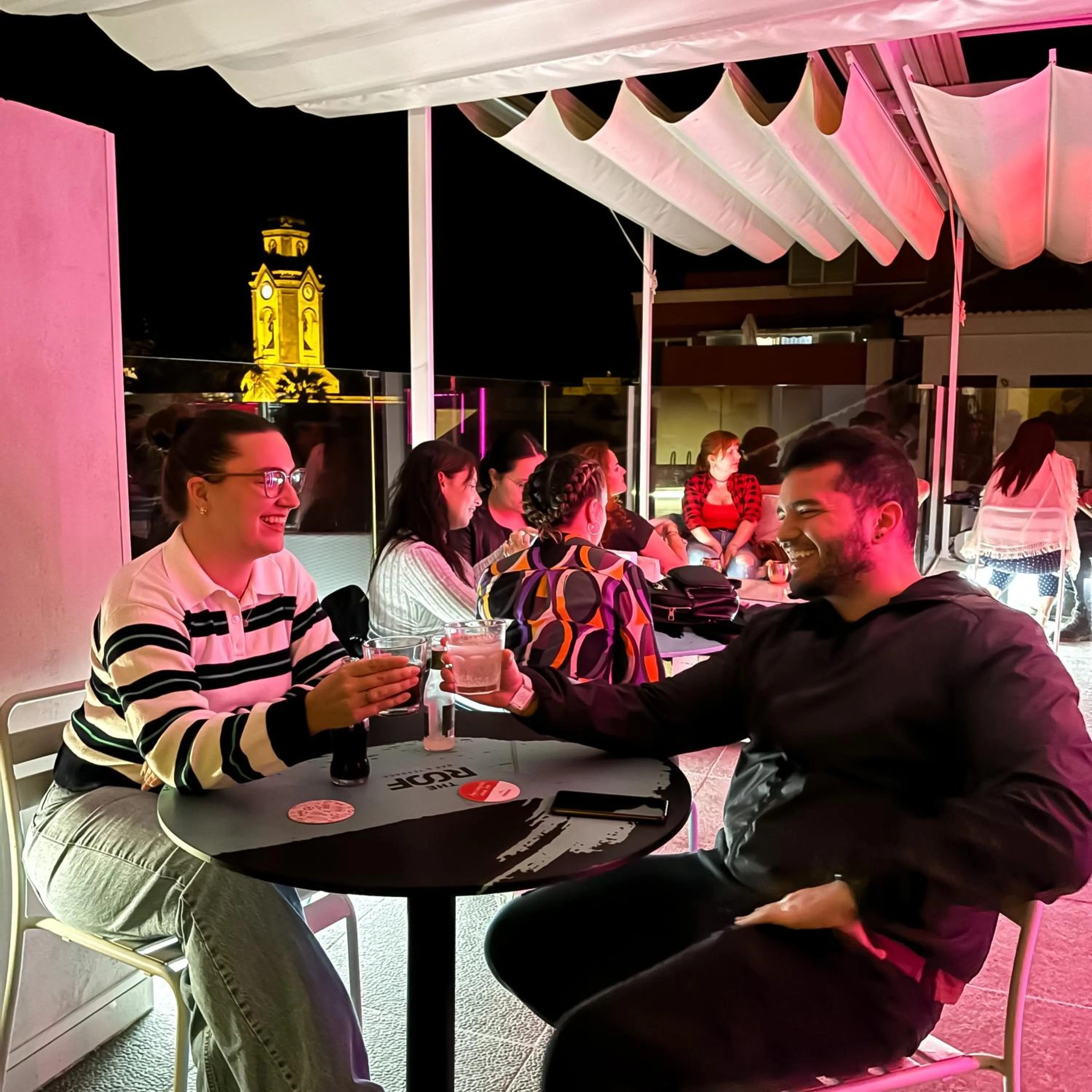 Restaurant/places to eat in Atypicap Capsule Hostel