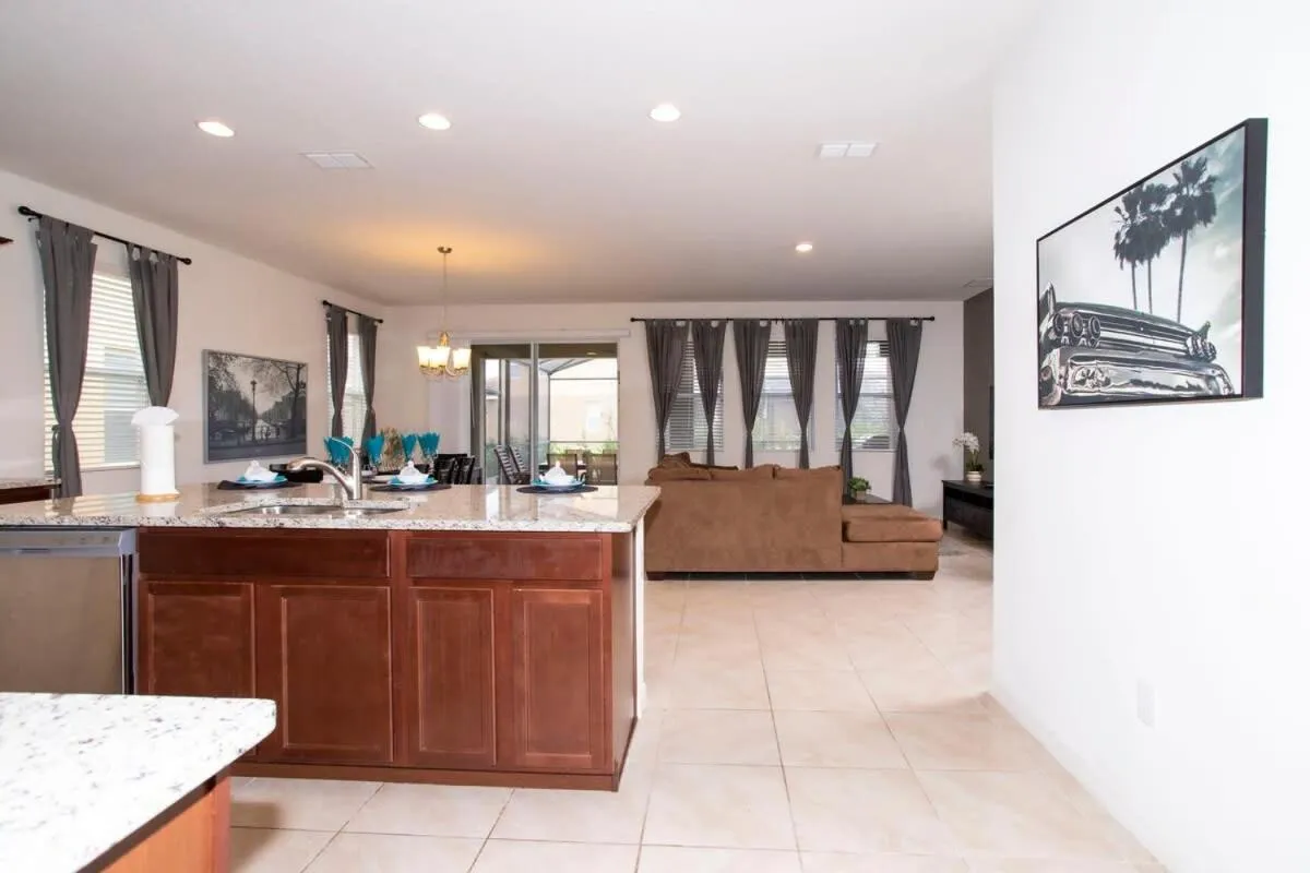 Gorgeous 5 Bd w/ Pool Close to Disney 6071