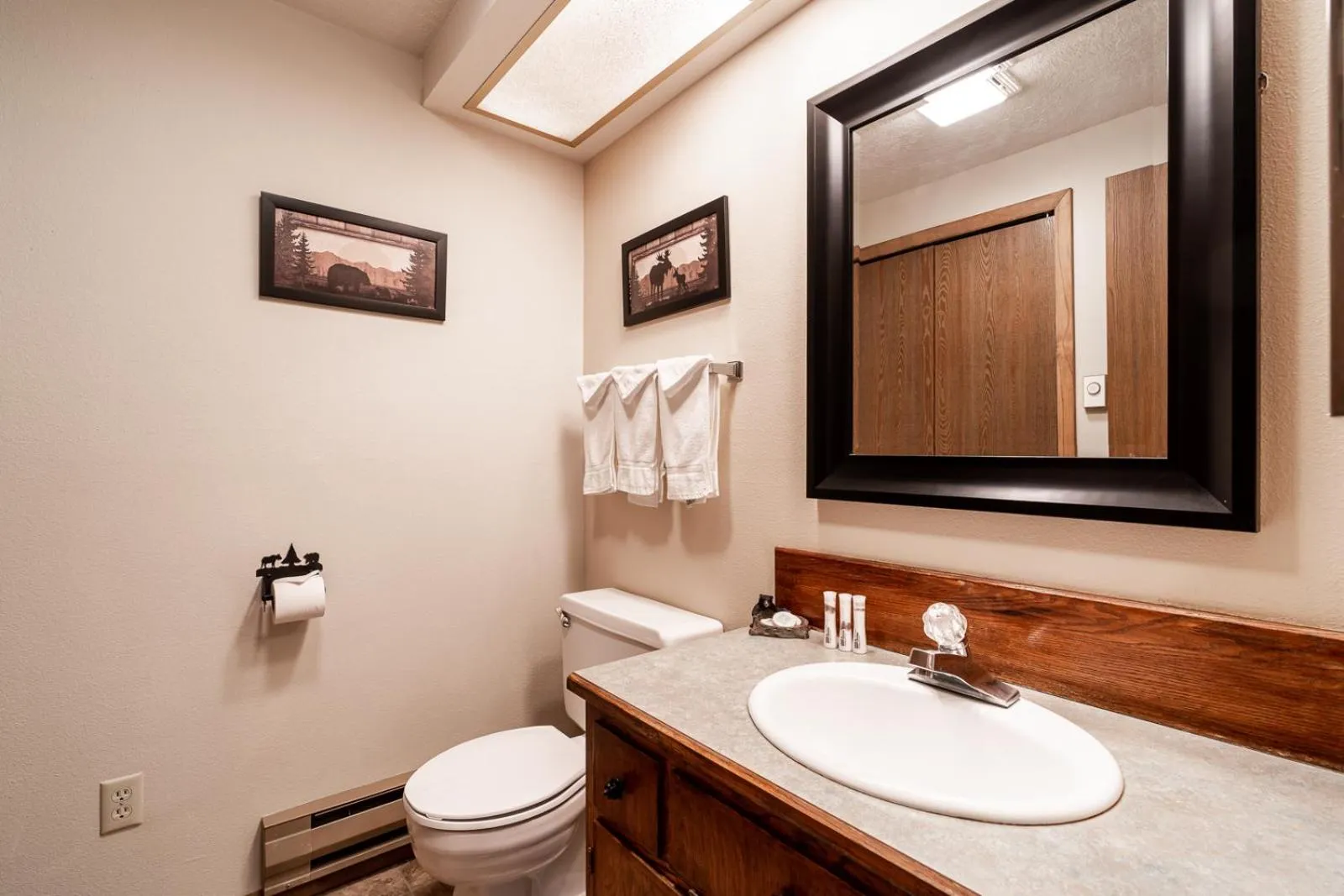 Toilet in Huckleberry House