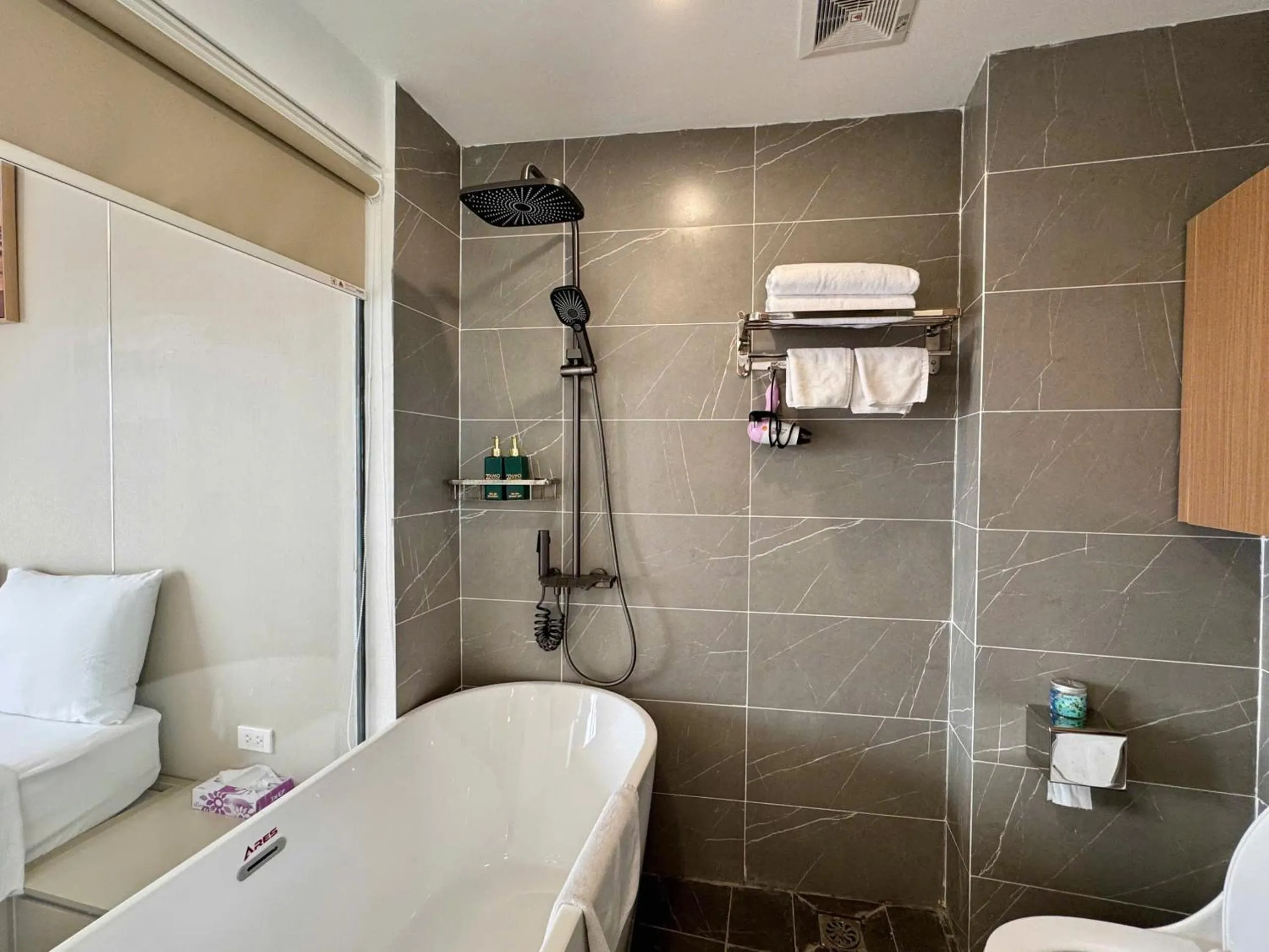 Shower in 22housing Hotel 20 Linh Lang