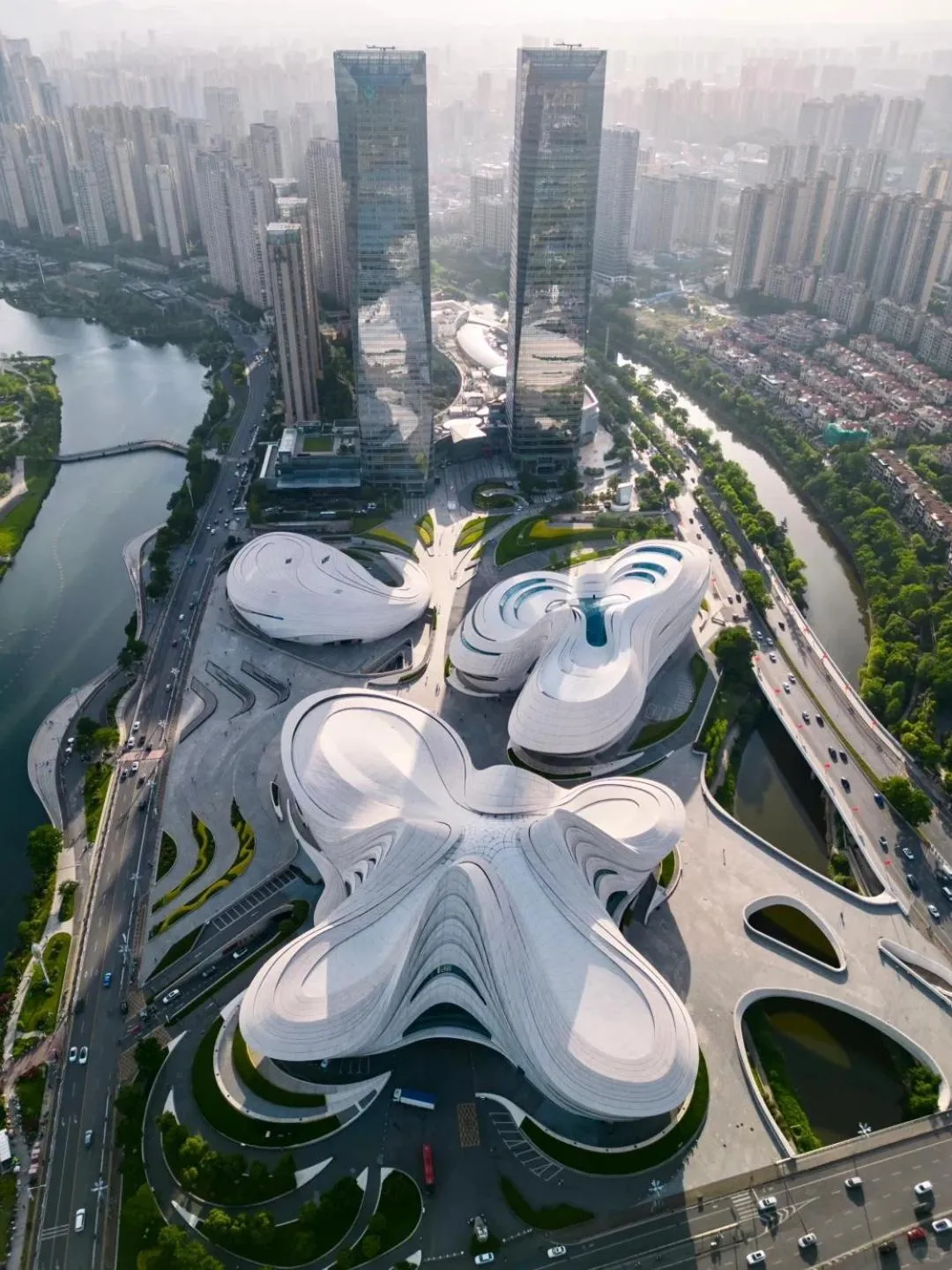 City view in Days Hotel & Suites China Town