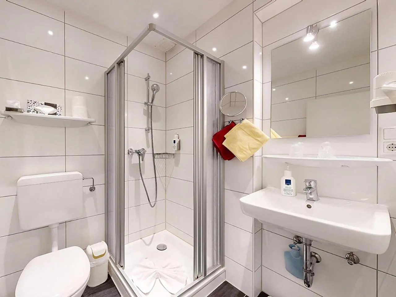 Shower in Hotel Graf Waldersee