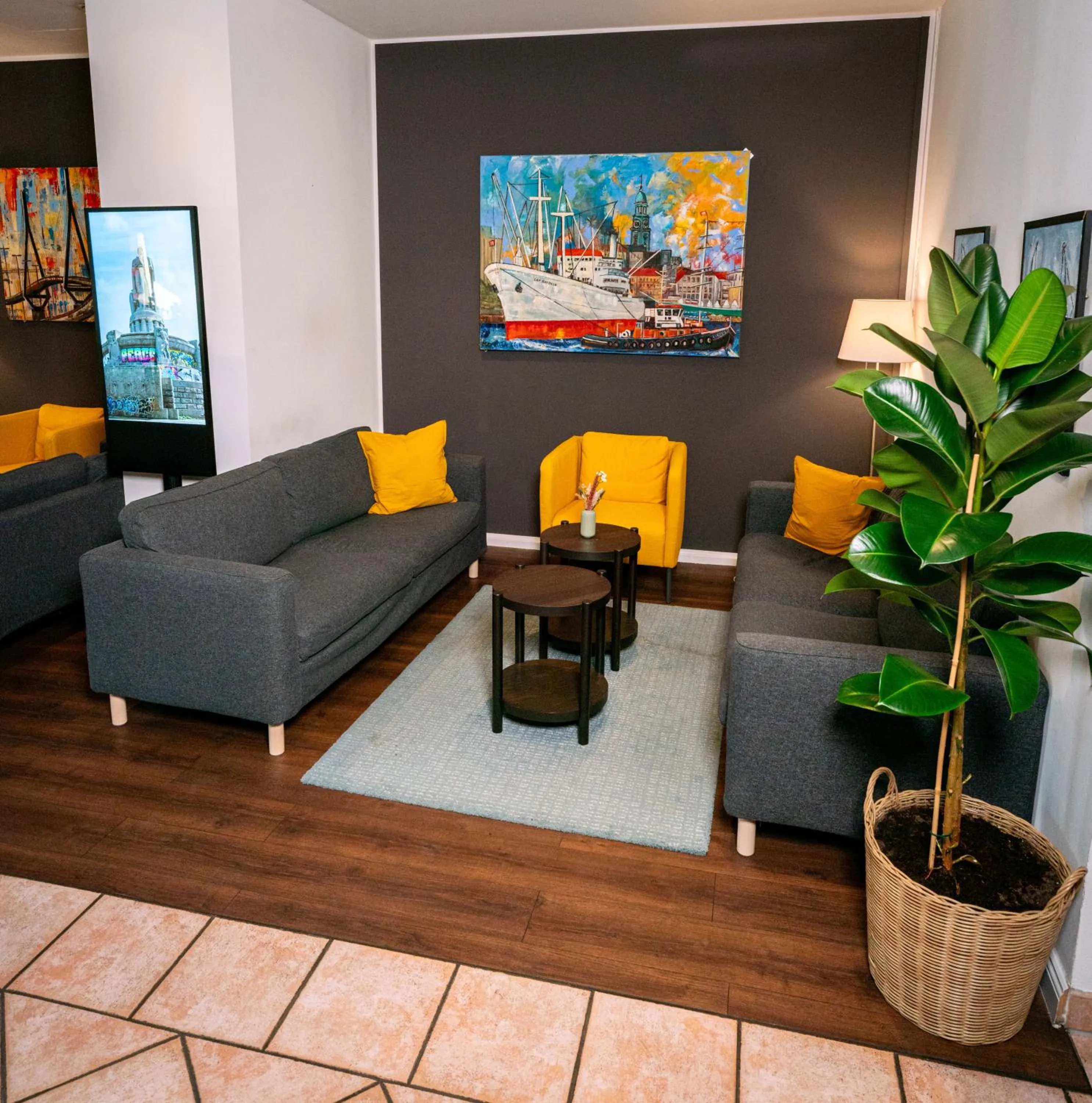 Seating area in Egon Hotel Hamburg City