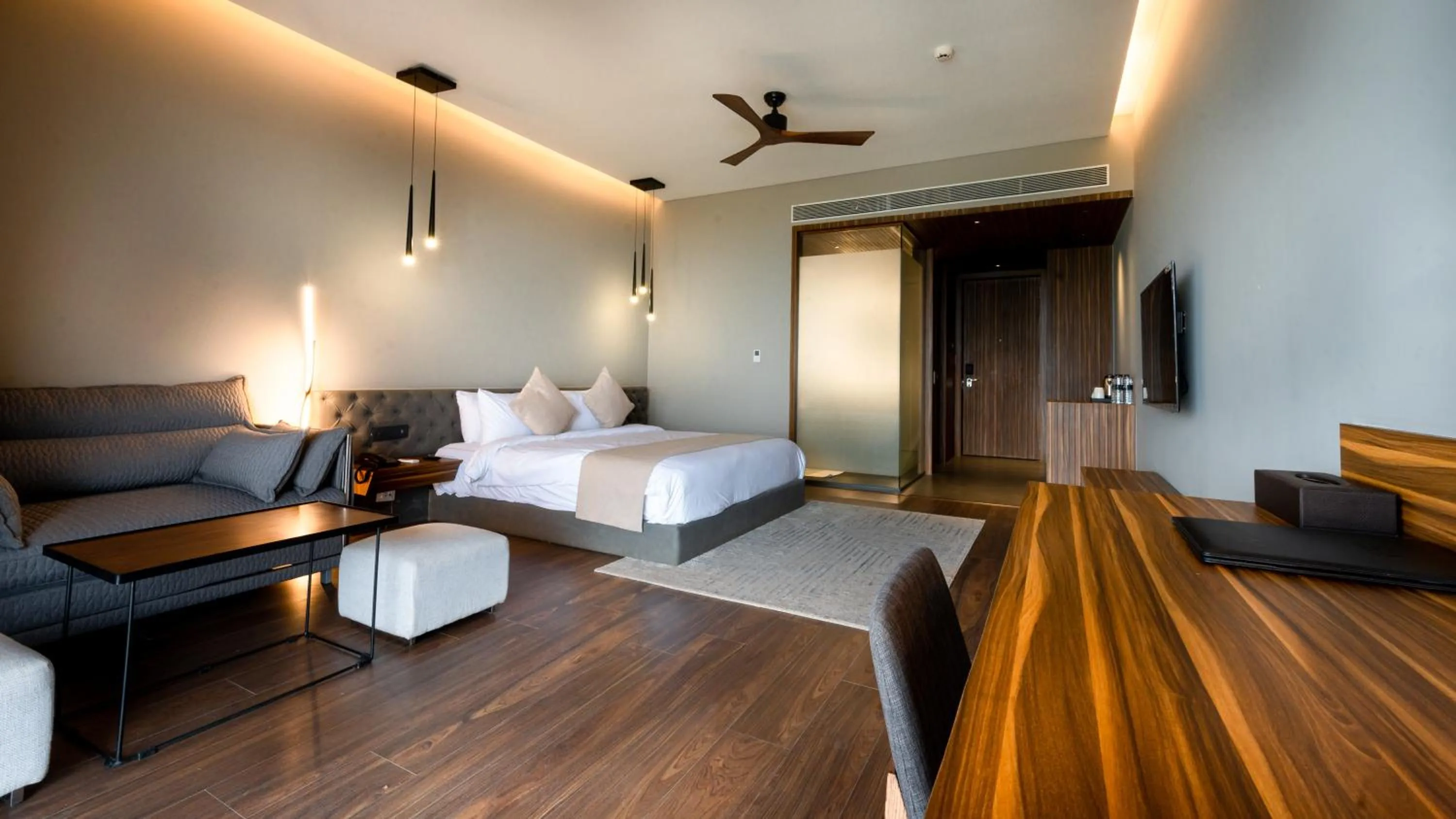 Bedroom, Bed in Aria Resort & Spa