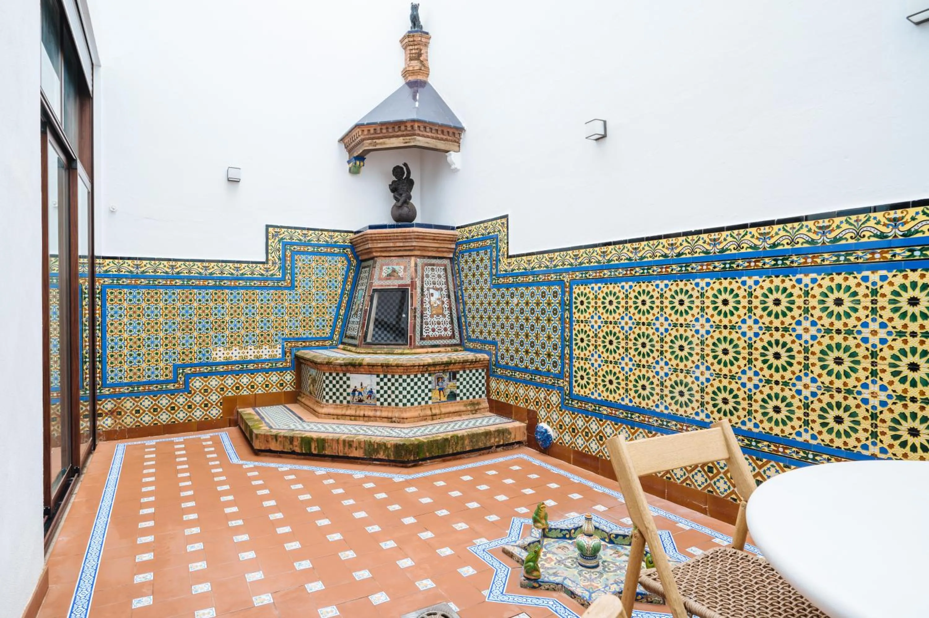 Patio in Apartamentos "El Escondite de Triana"