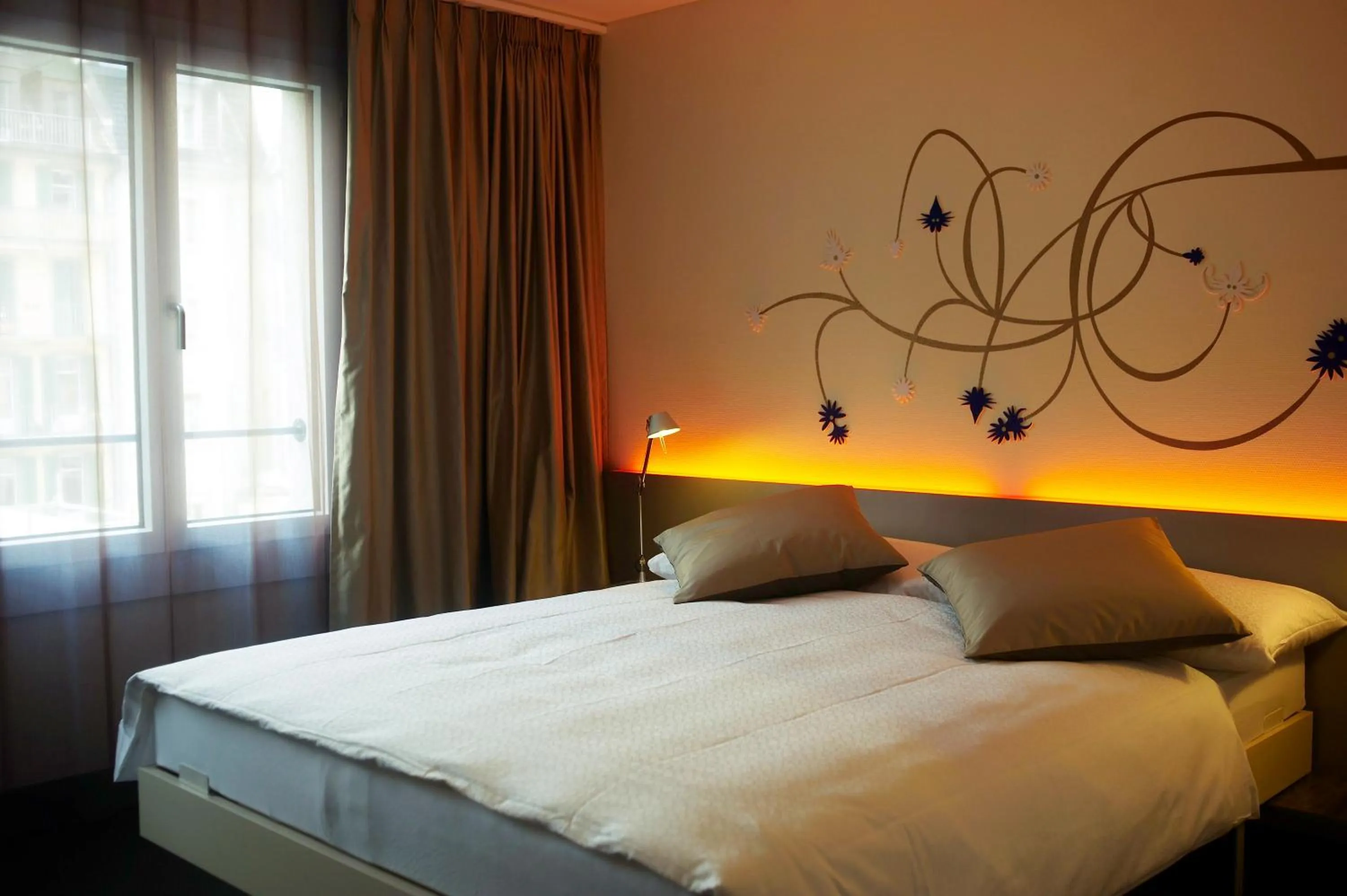 Bed in BOUTIQUE Hotel by Continental Park