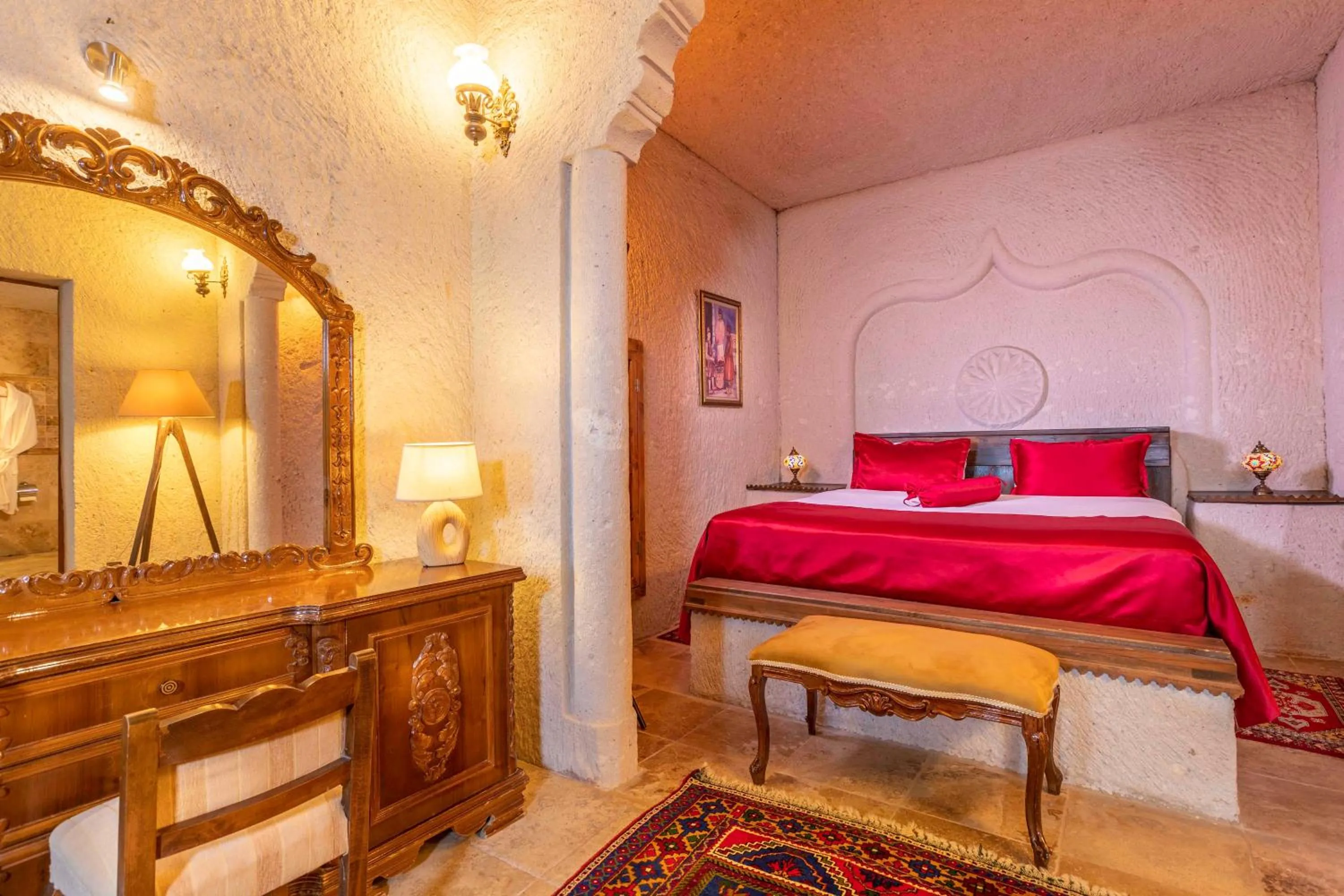 Massage in Helen Cave Suites