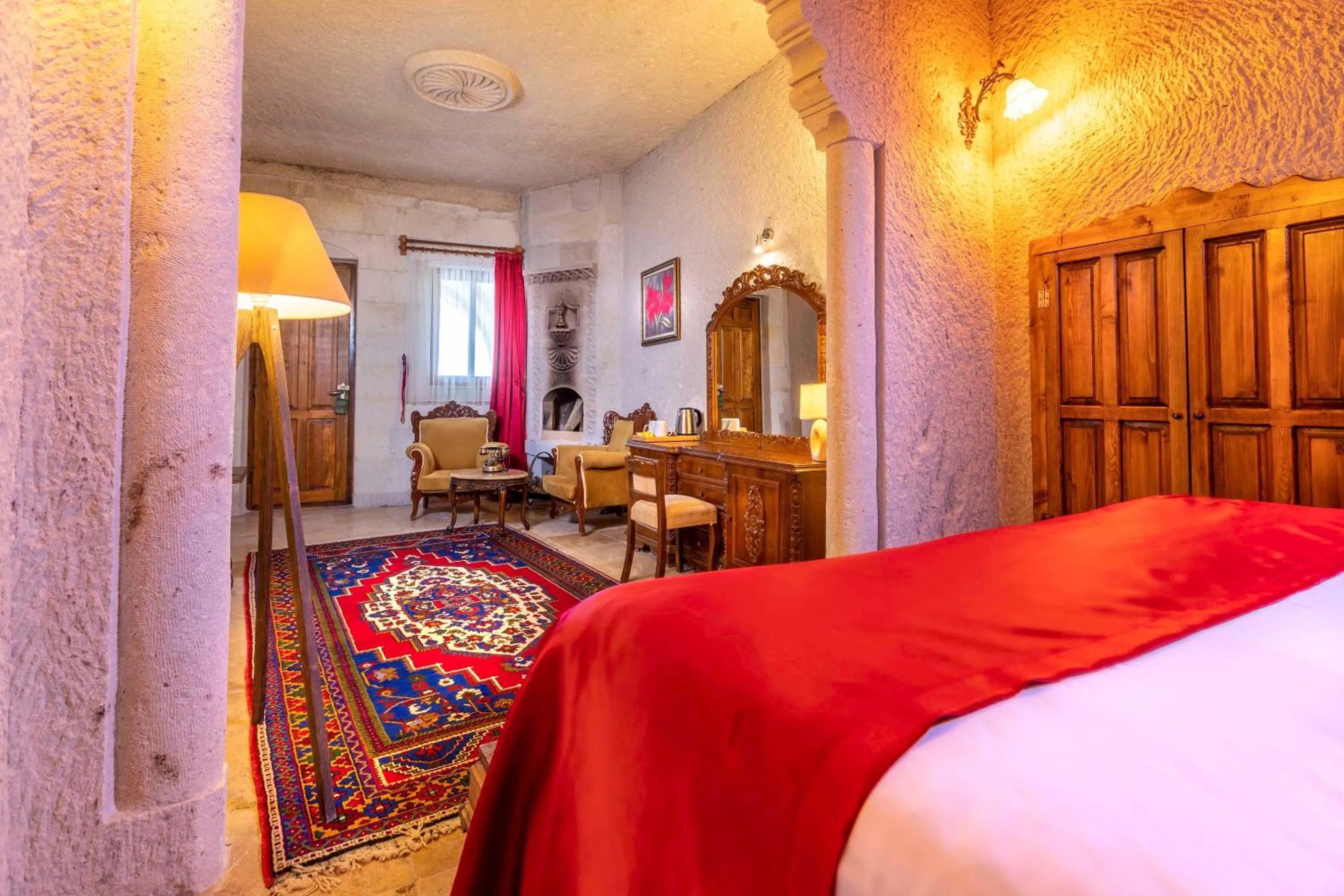 Massage in Helen Cave Suites