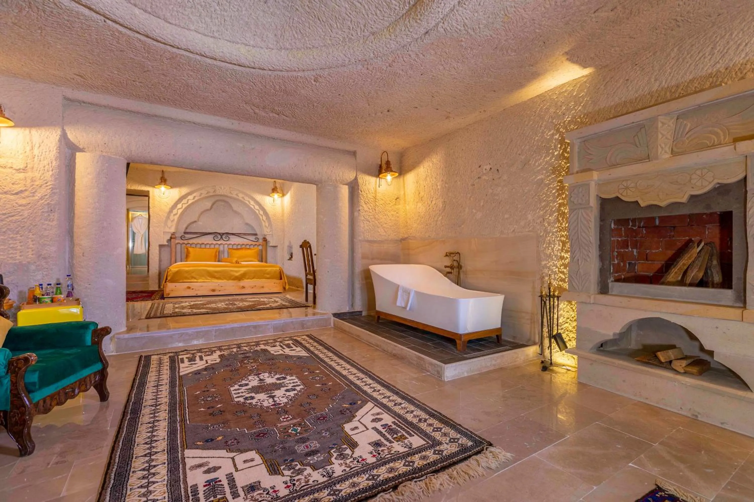 Photo of the whole room in Helen Cave Suites