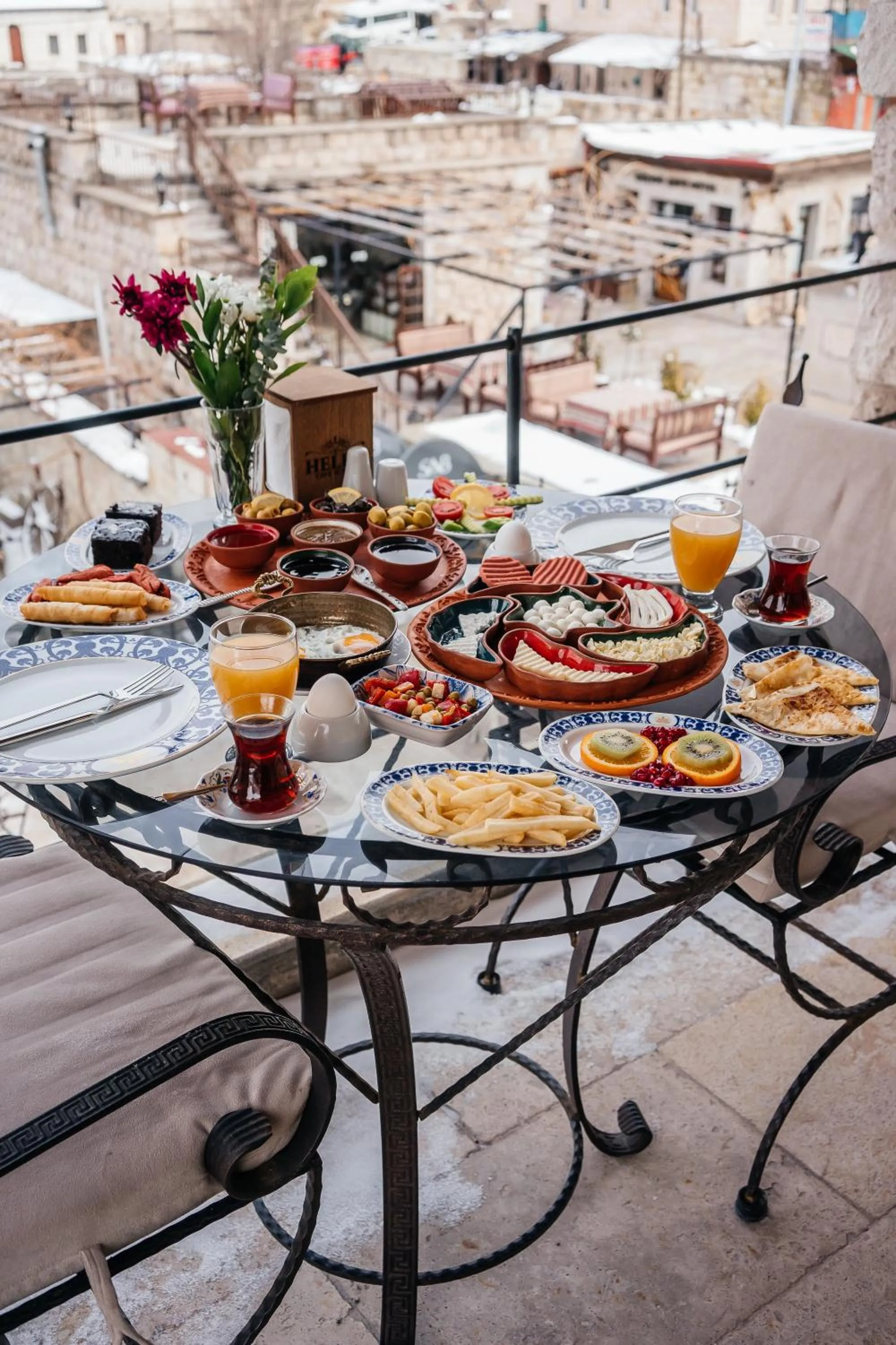 Restaurant/places to eat in Helen Cave Suites