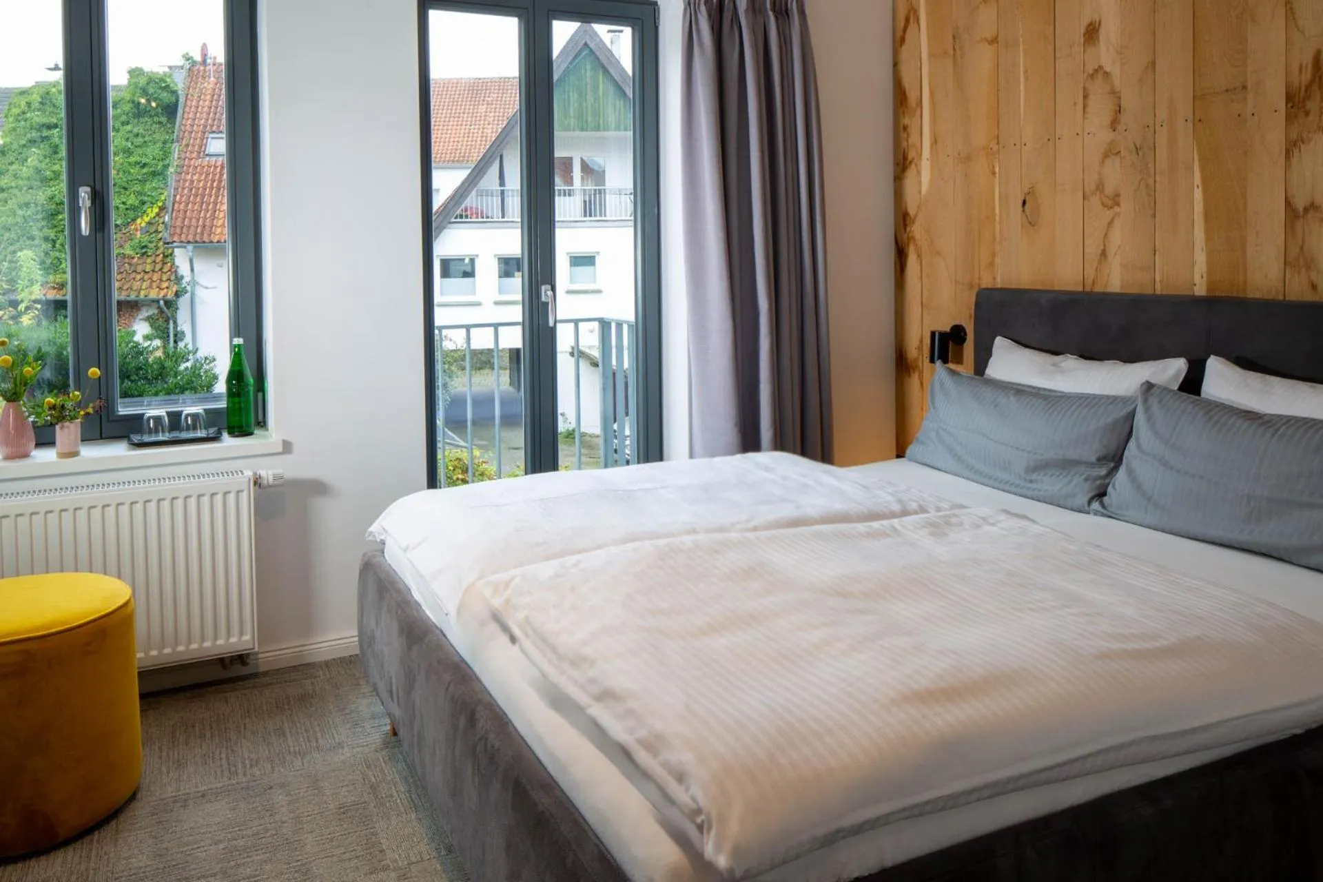 Bedroom, Bed in Wertschätzer Hotel - Krumme Str