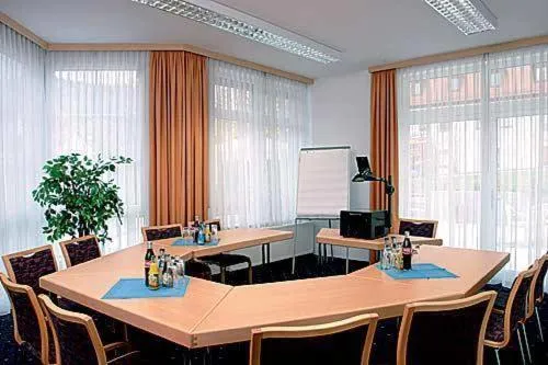 Meeting/conference room in Hotel-Landpension Postwirt