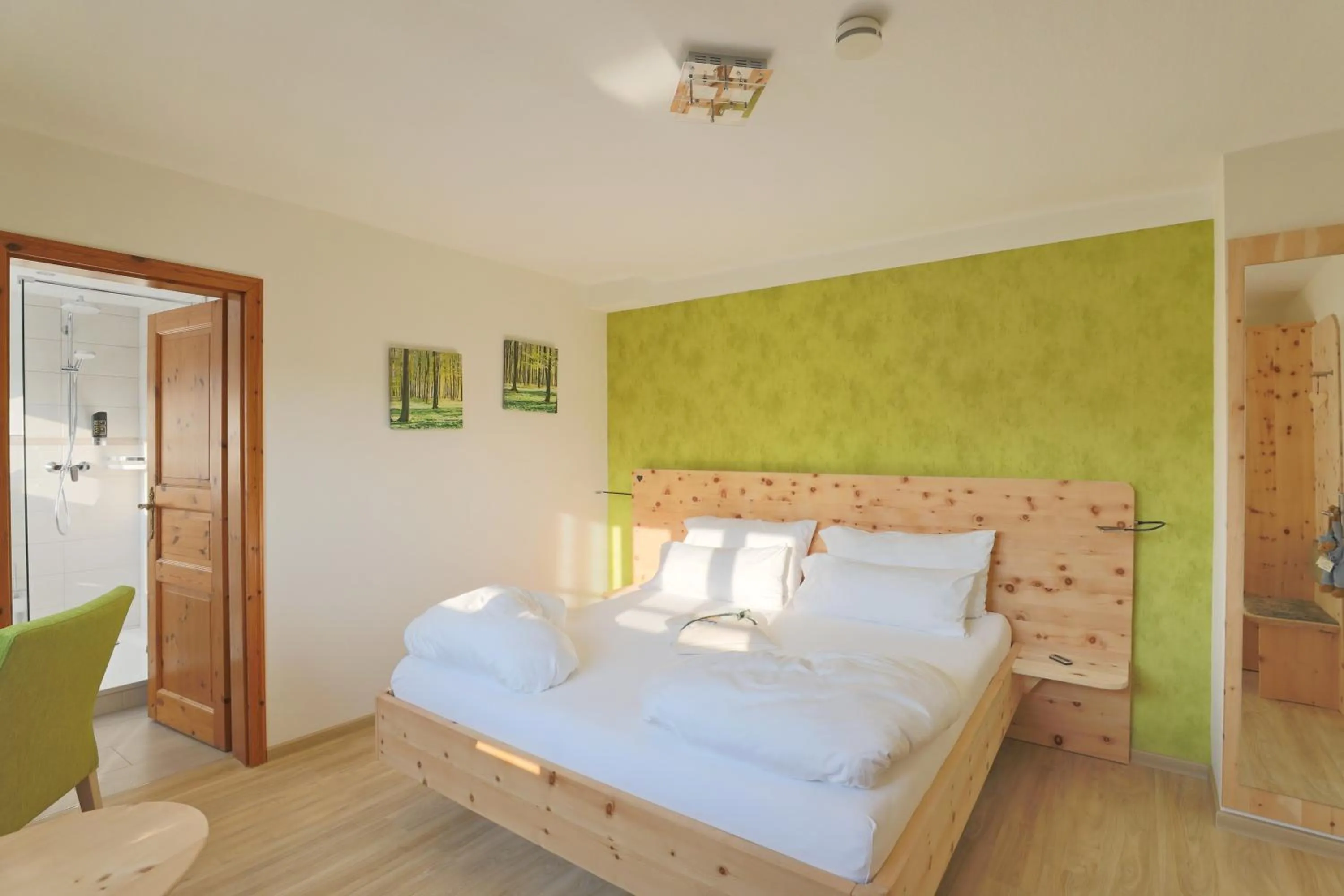 Photo of the whole room, Bed in Landhotel Villa Moritz garni