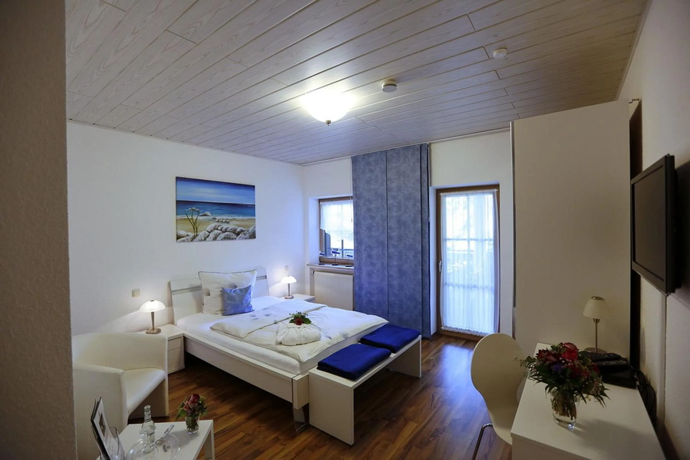 Photo of the whole room, Bed in Landhotel Villa Moritz garni