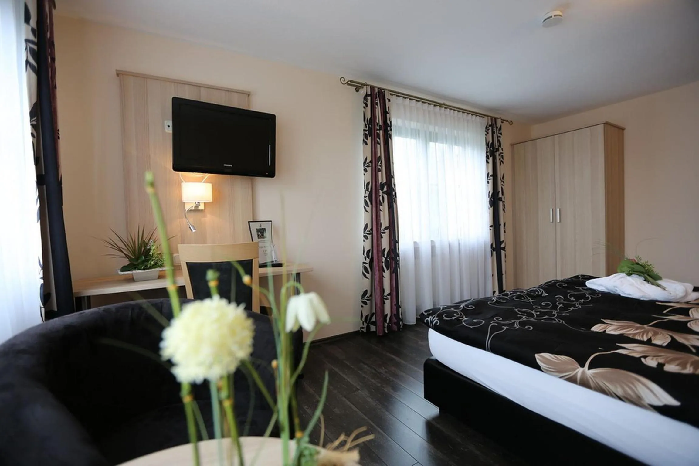 Photo of the whole room, Bed in Landhotel Villa Moritz garni
