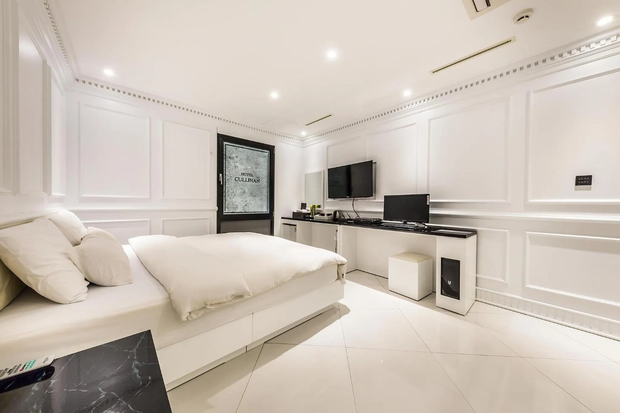 Bed in Hotel Cullinan jongno