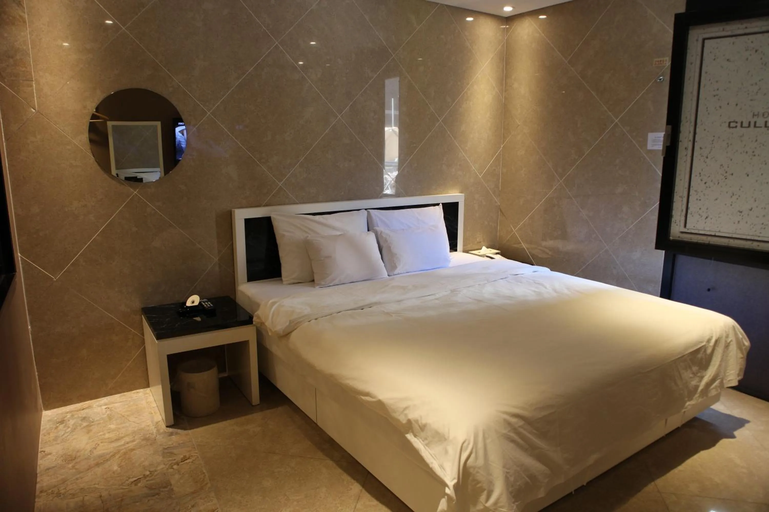 Bed in Hotel Cullinan jongno