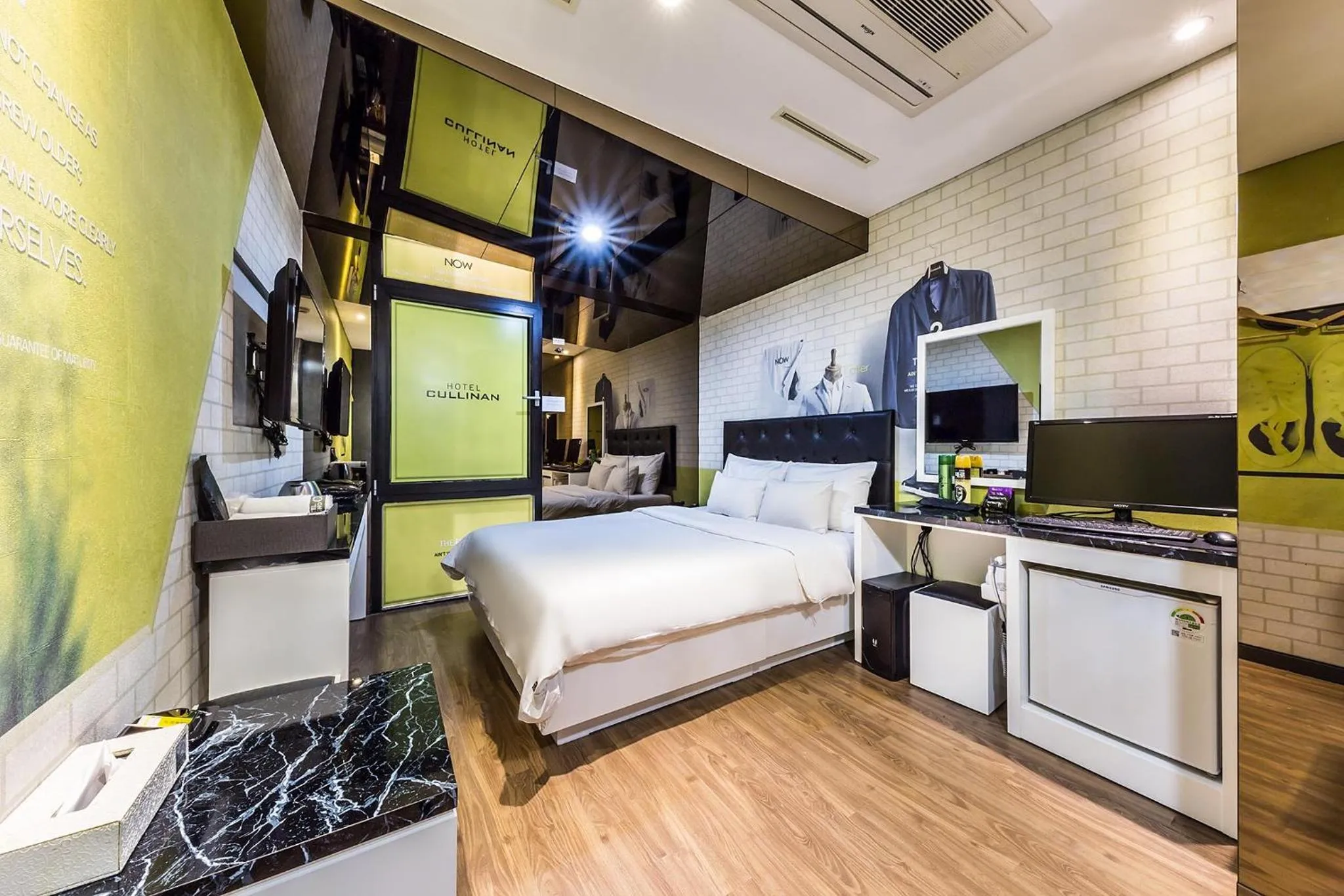 Bed in Hotel Cullinan jongno