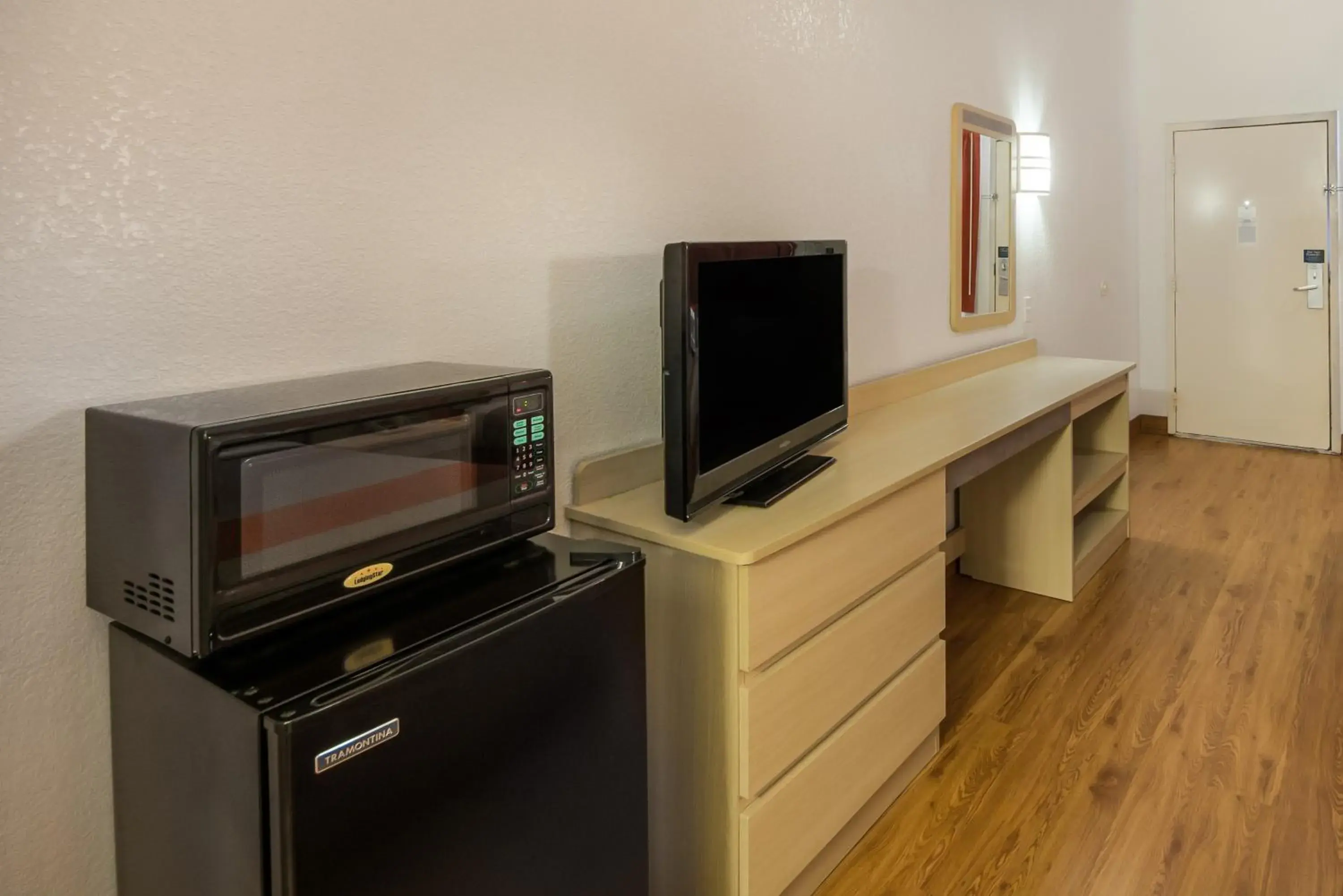 2 full beds smoking in Americas Best Value Inn & Suites Humble 2 full beds smoking in Americas Best Value Inn & Suites Humble