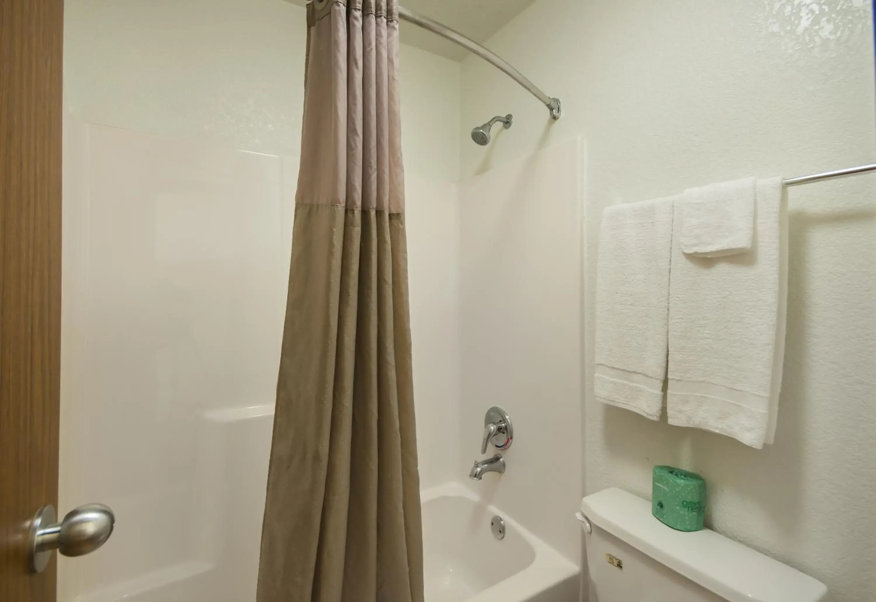 2 Queen Beds Non-Smoking in Americas Best Value Inn & Suites Humble 2 Queen Beds Non-Smoking in Americas Best Value Inn & Suites Humble