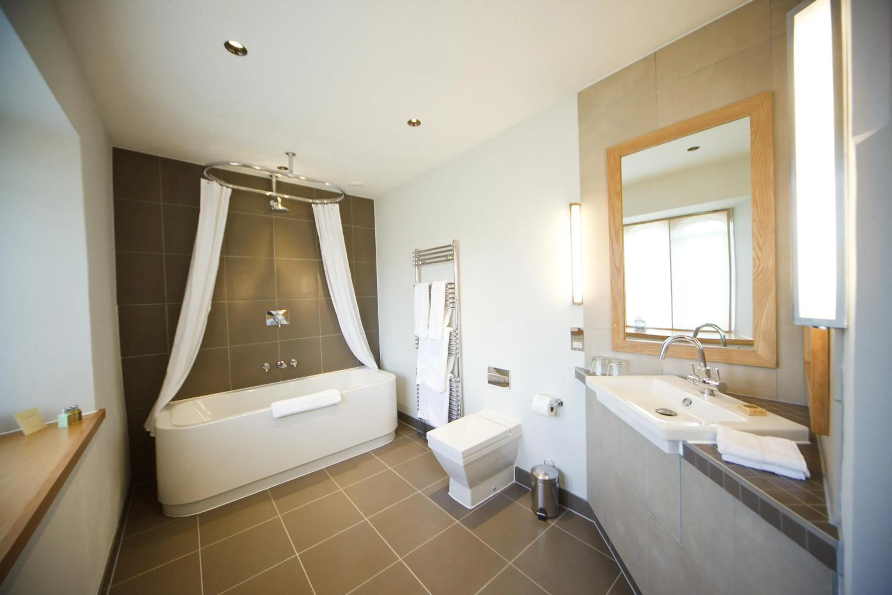 Bathroom in Leeds Castle Maiden's Tower