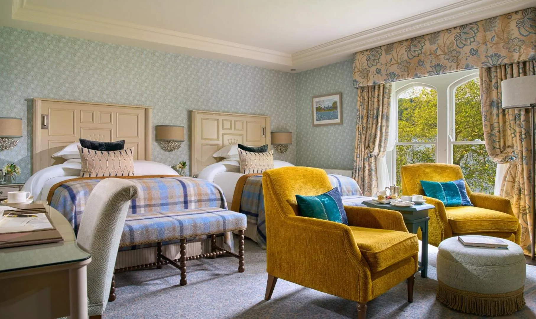 Bedroom, Bed in Dromoland Castle