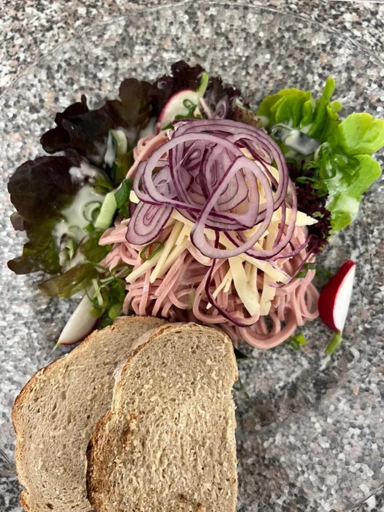 Restaurant/places to eat in Erezsässhütte