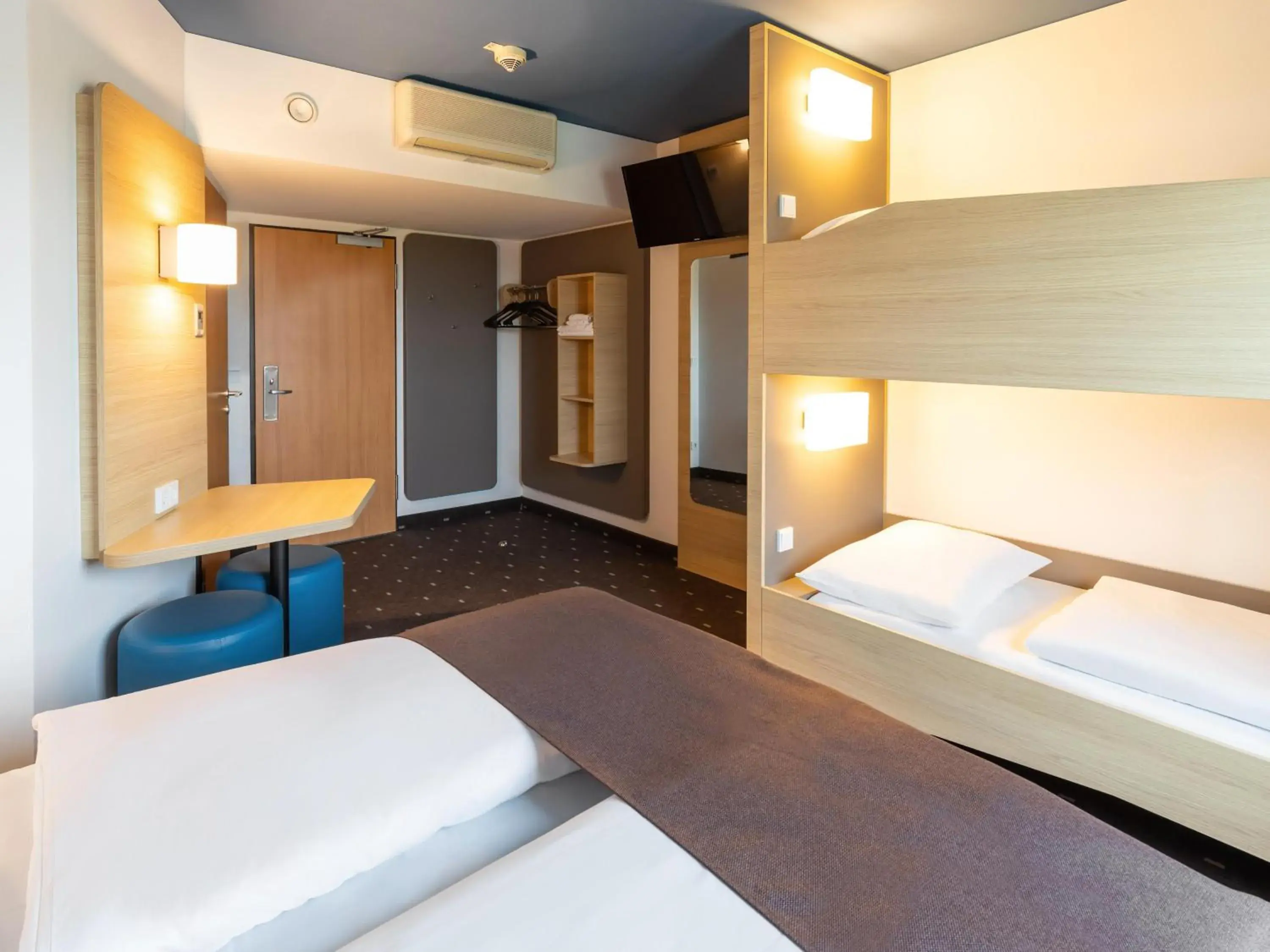 Family Room in B&B HOTEL Frankfurt-Hahn Airport Family Room in B&B HOTEL Frankfurt-Hahn Airport