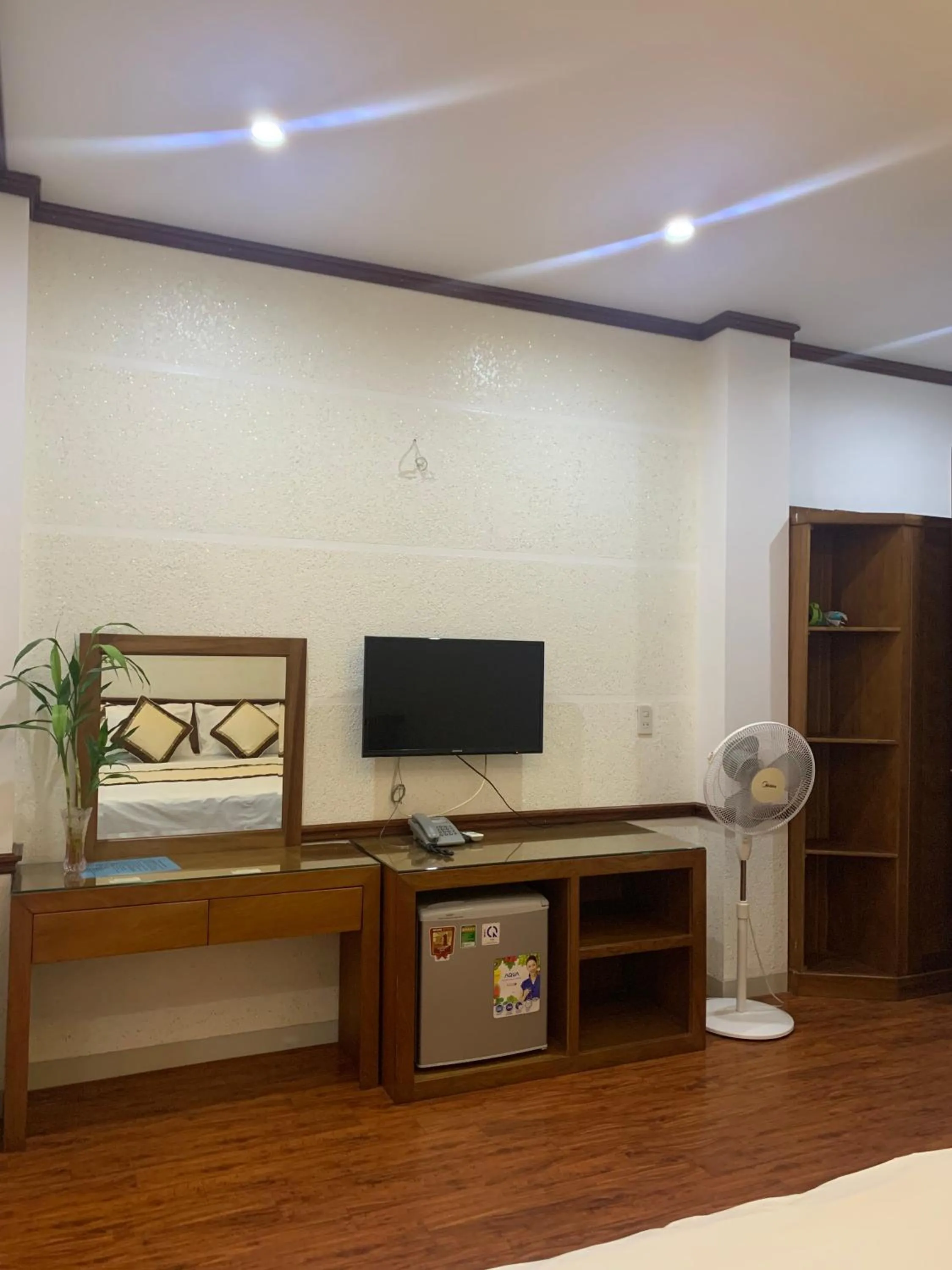 Hưng Thành Riverside Hotel