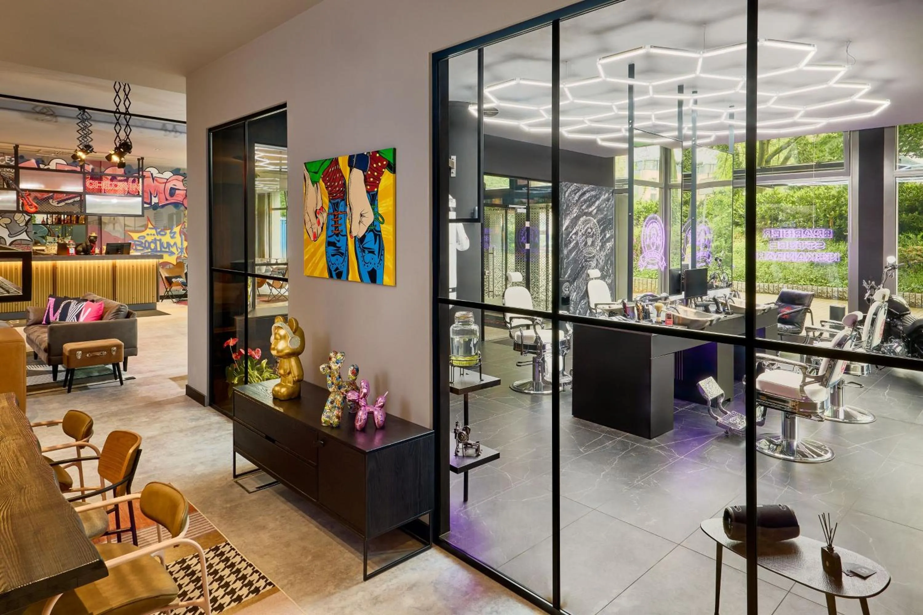 Lounge or bar in Moxy Bochum