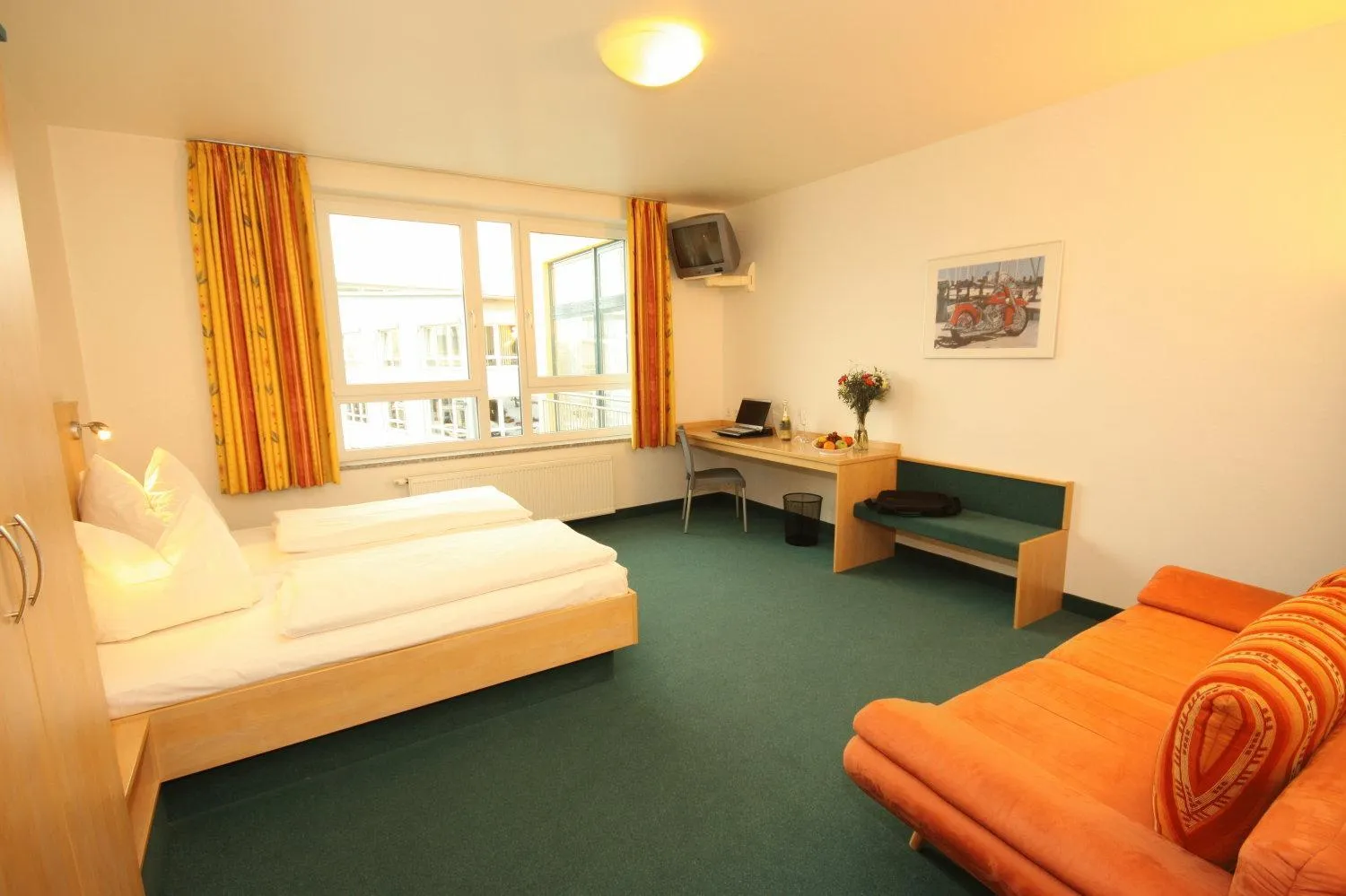 Photo of the whole room, Bed in smartMotel