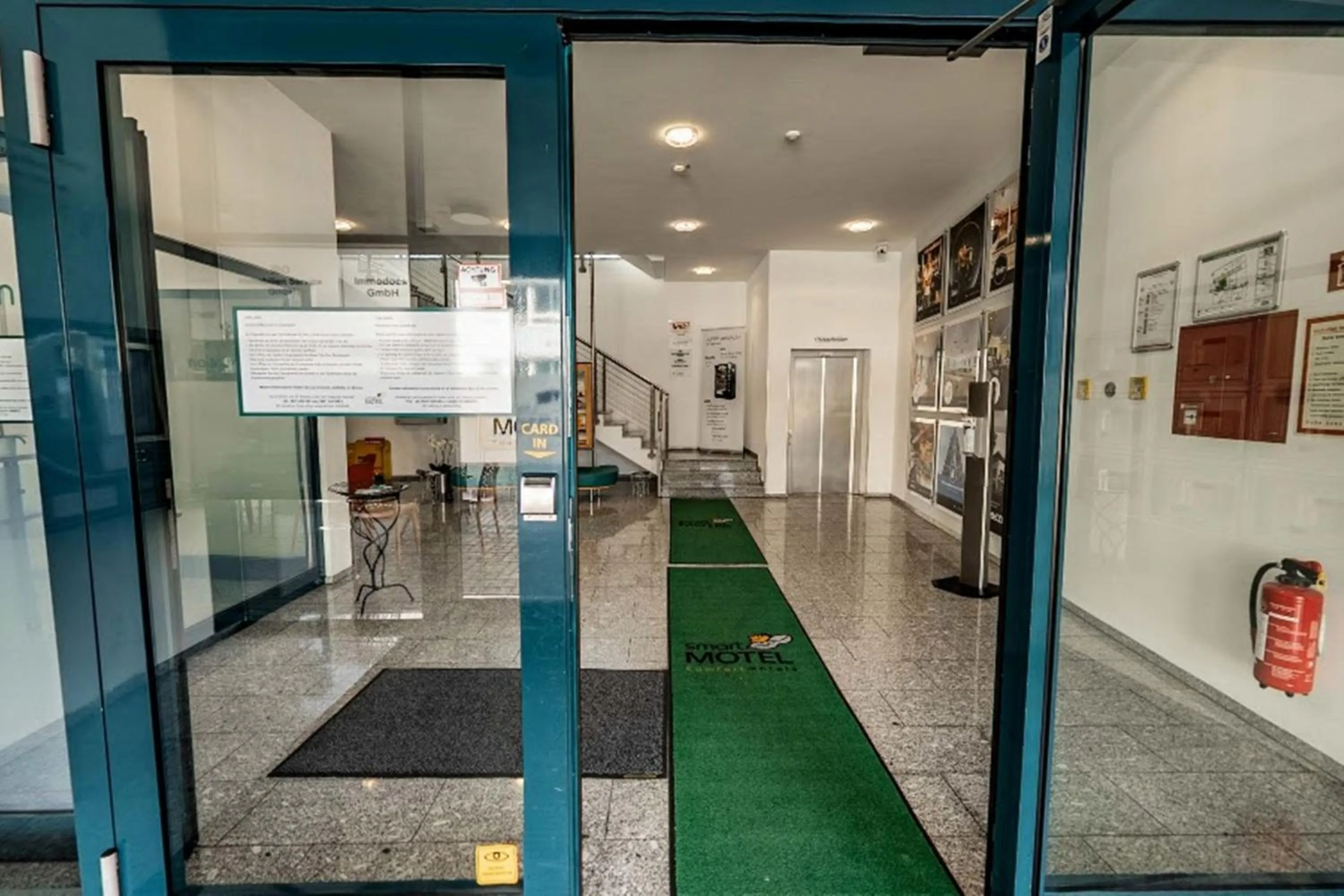 Facade/entrance in smartMotel