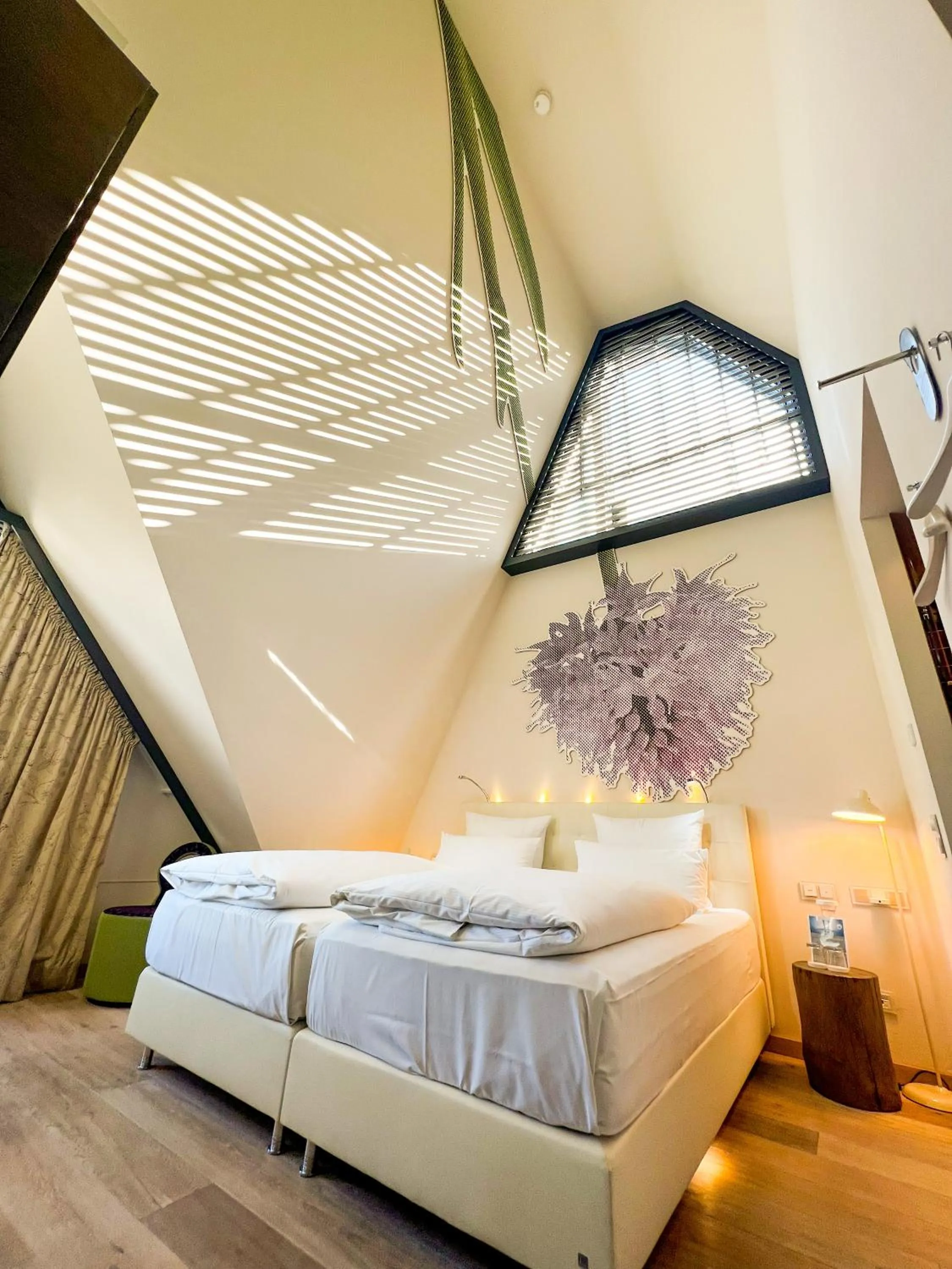 Photo of the whole room, Bed in Hotel-Restaurant Schwanen