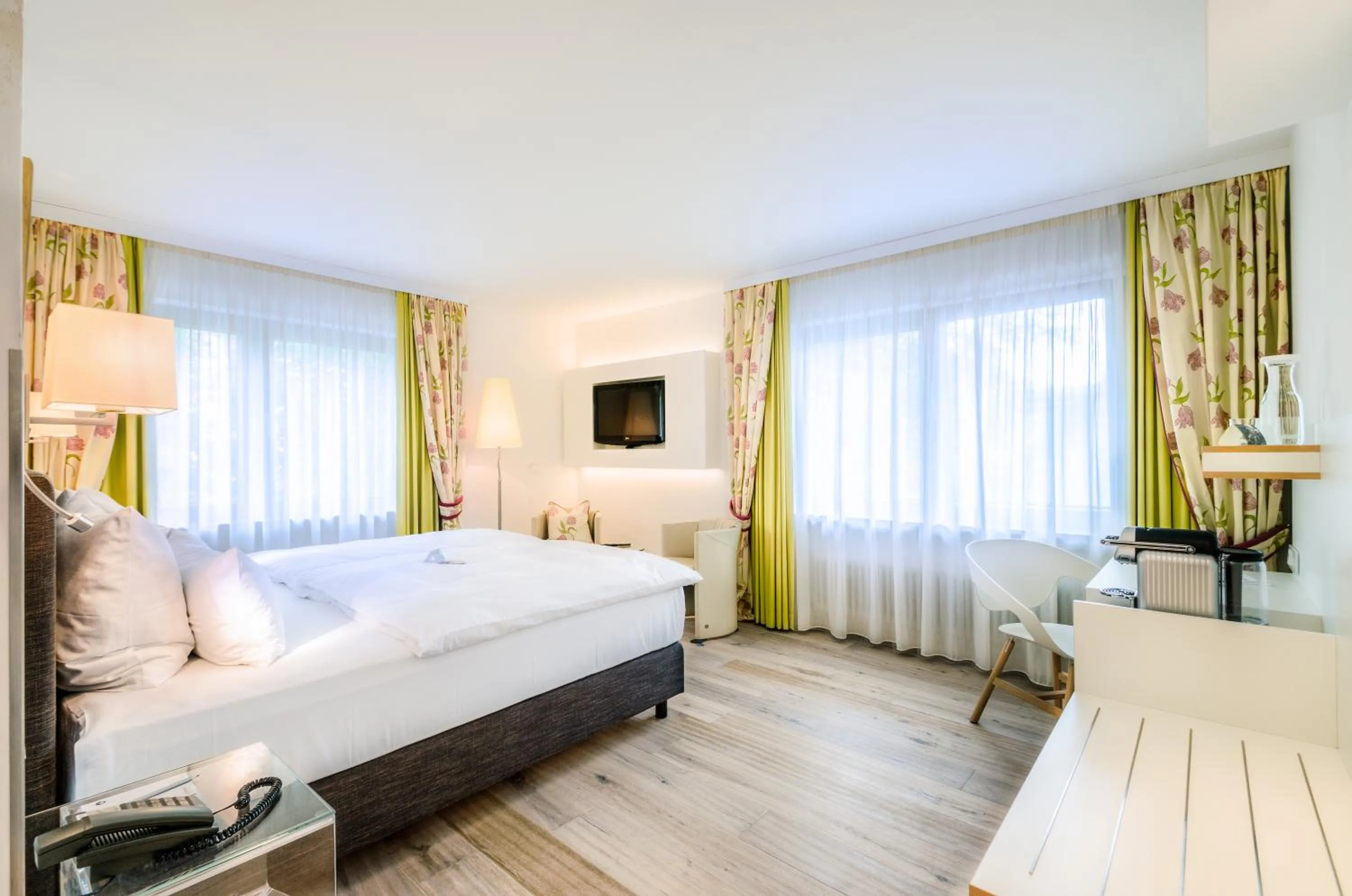 Photo of the whole room, Bed in Hotel-Restaurant Schwanen