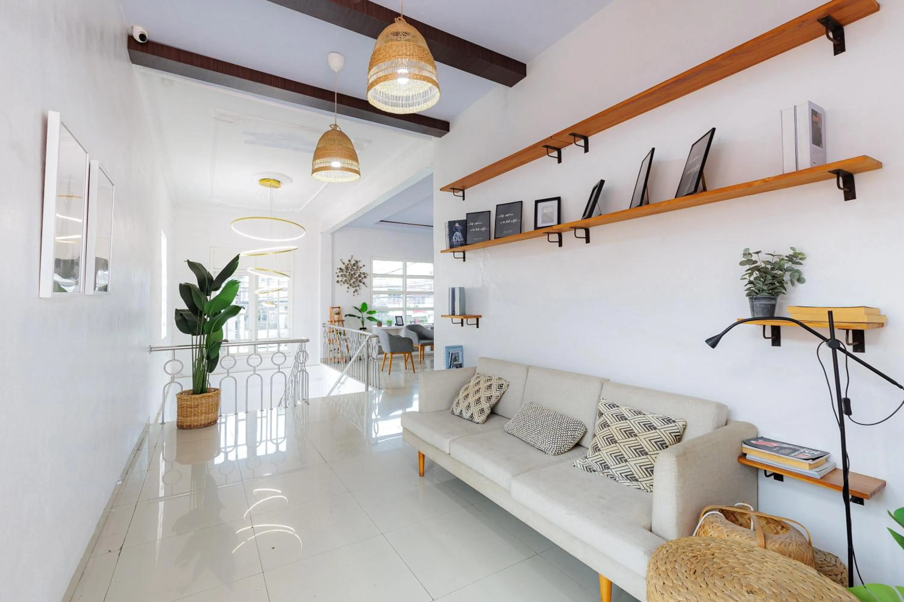 Seating area in RedDoorz Plus Syariah near Museum Lampung