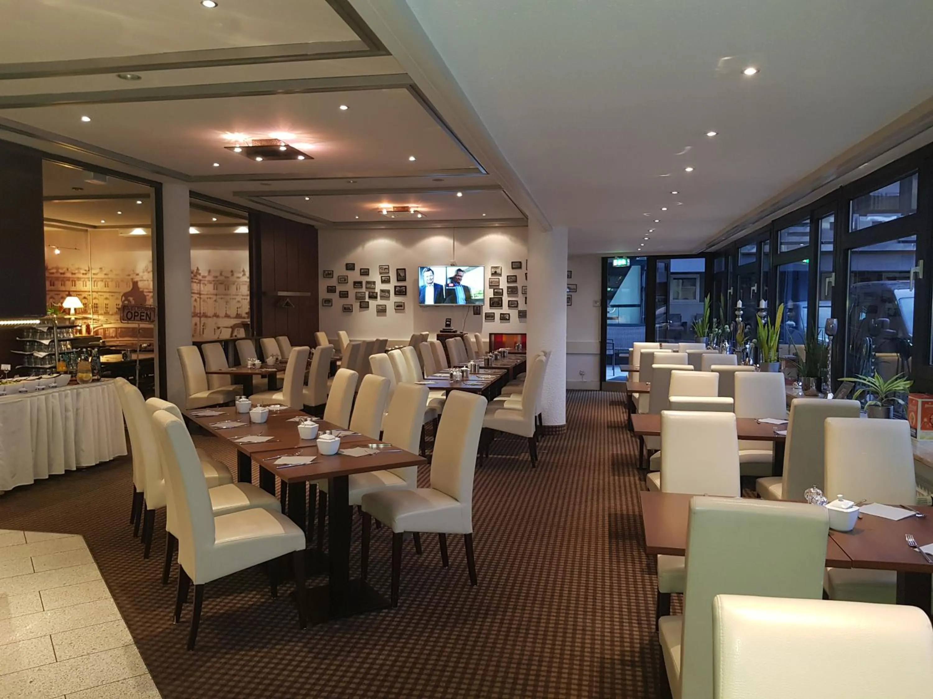 Breakfast in Arthotel ANA Neotel