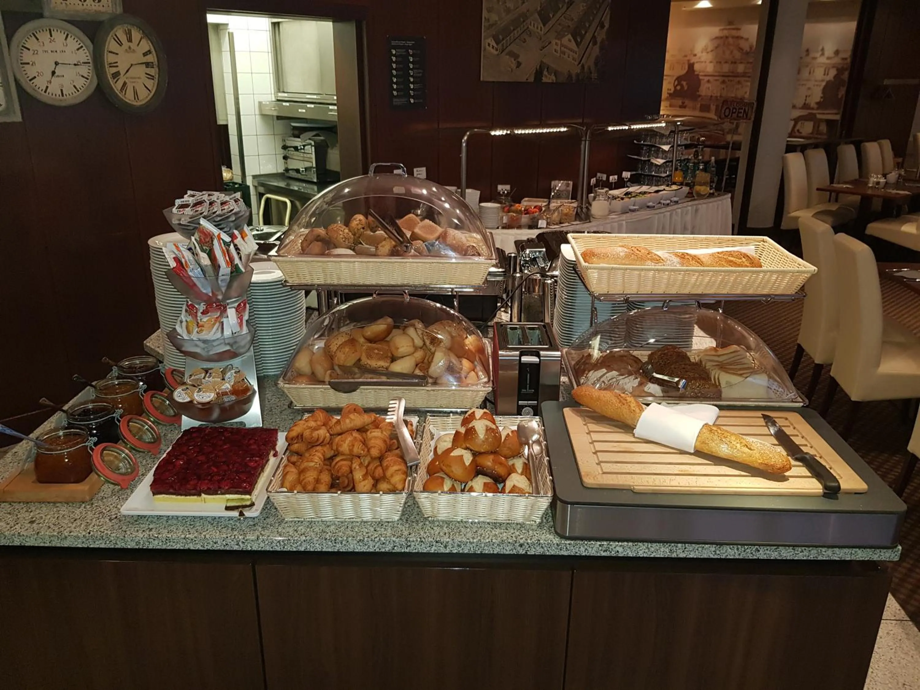 Breakfast in Arthotel ANA Neotel