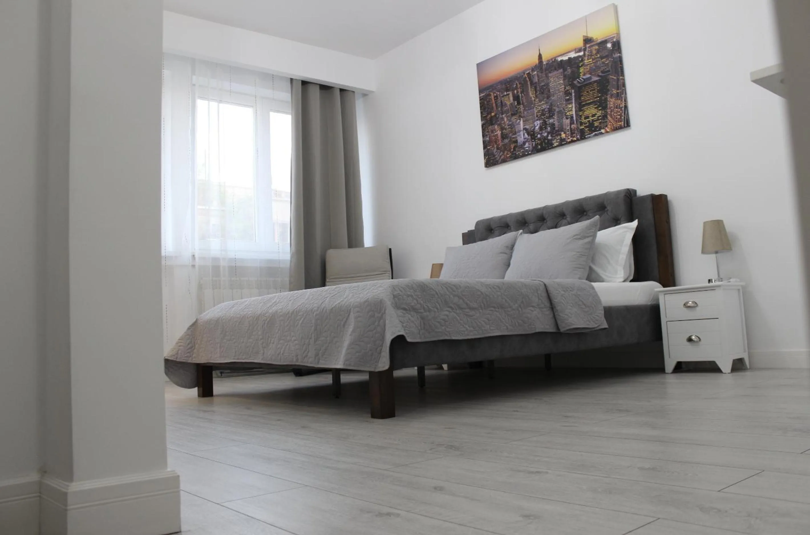 Living room, Bed in Luxury City Center Apartment - Bucharest Railways Station