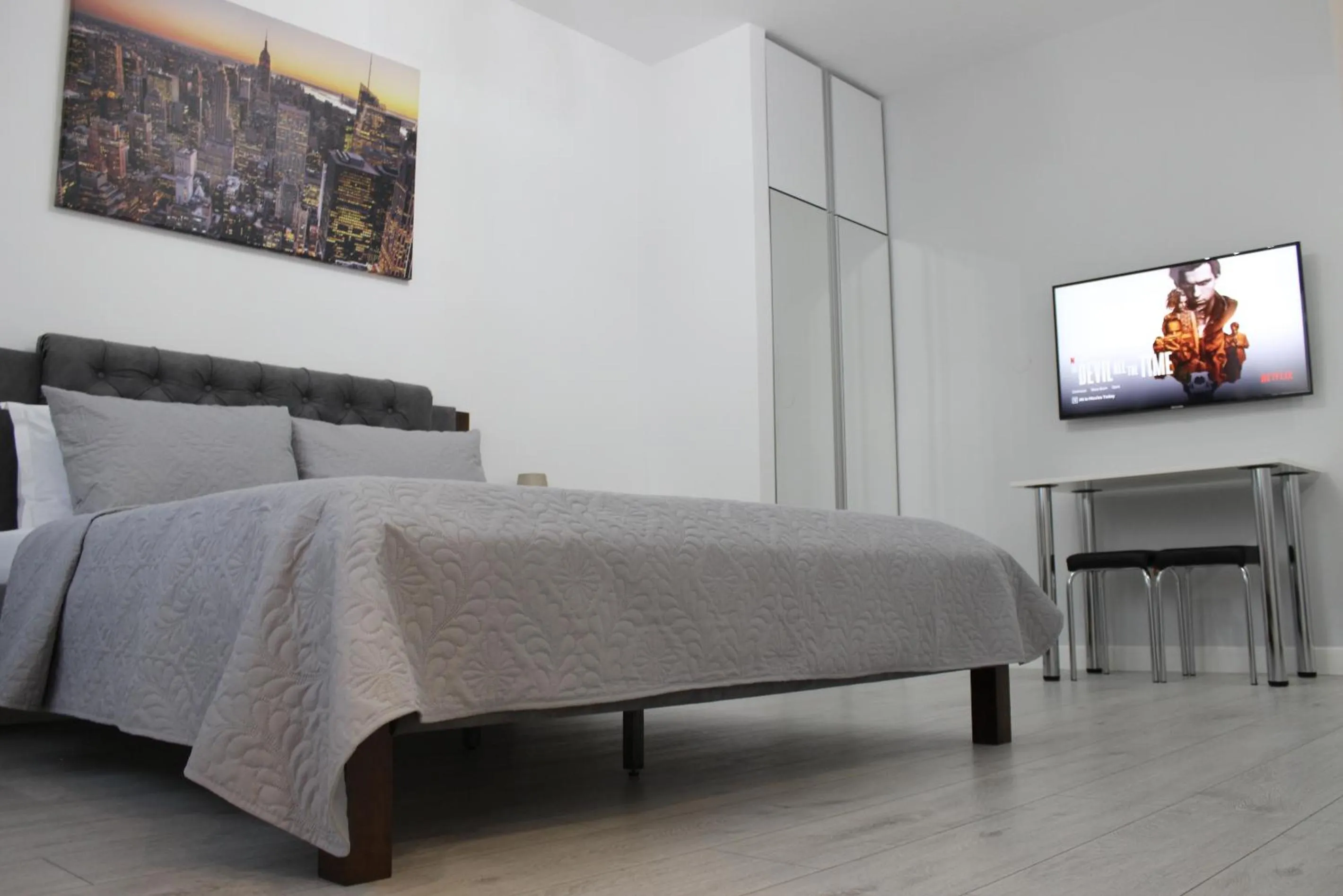 TV and multimedia, Bed in Luxury City Center Apartment - Bucharest Railways Station