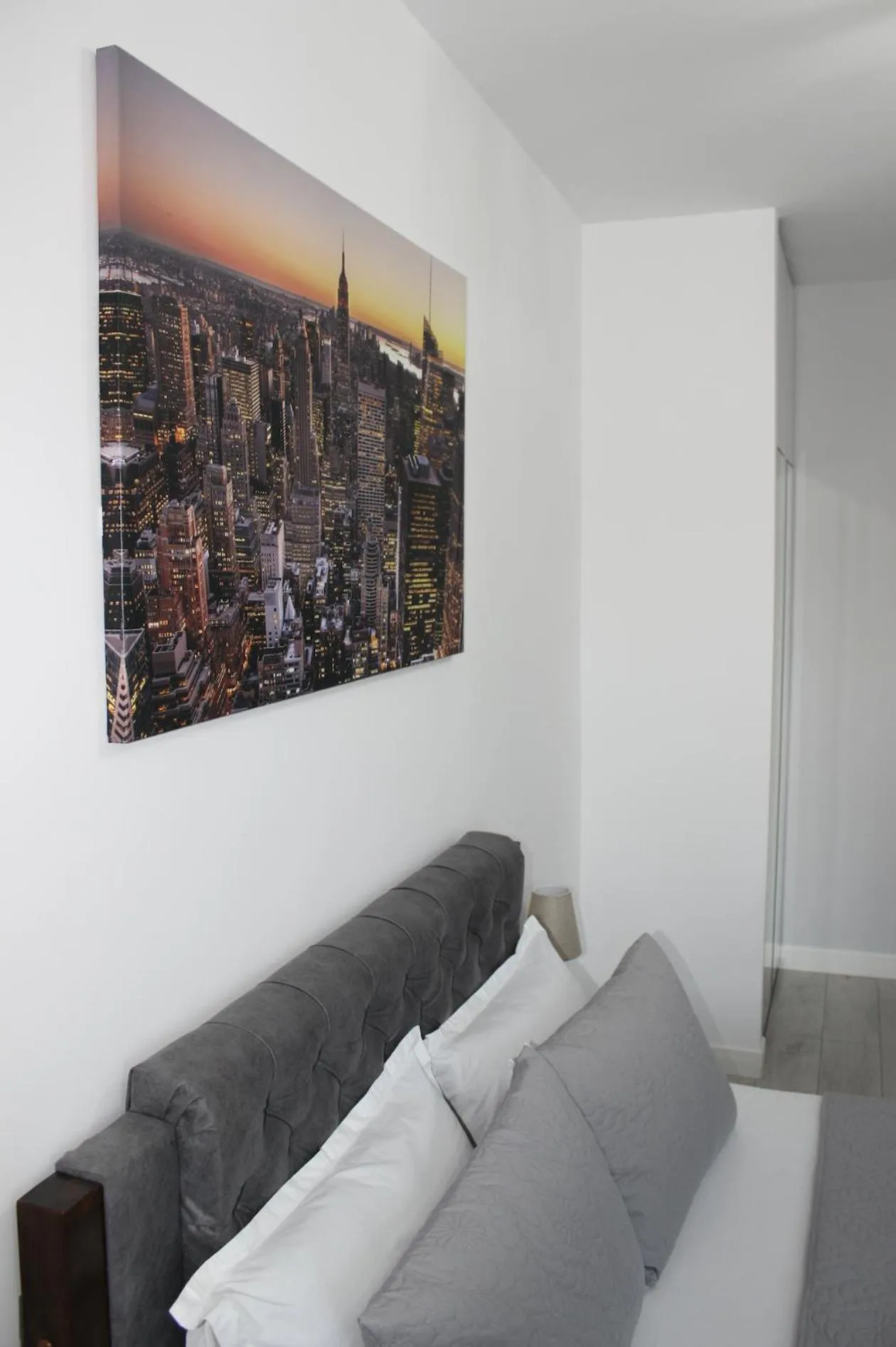 Bedroom, Bed in Luxury City Center Apartment - Bucharest Railways Station