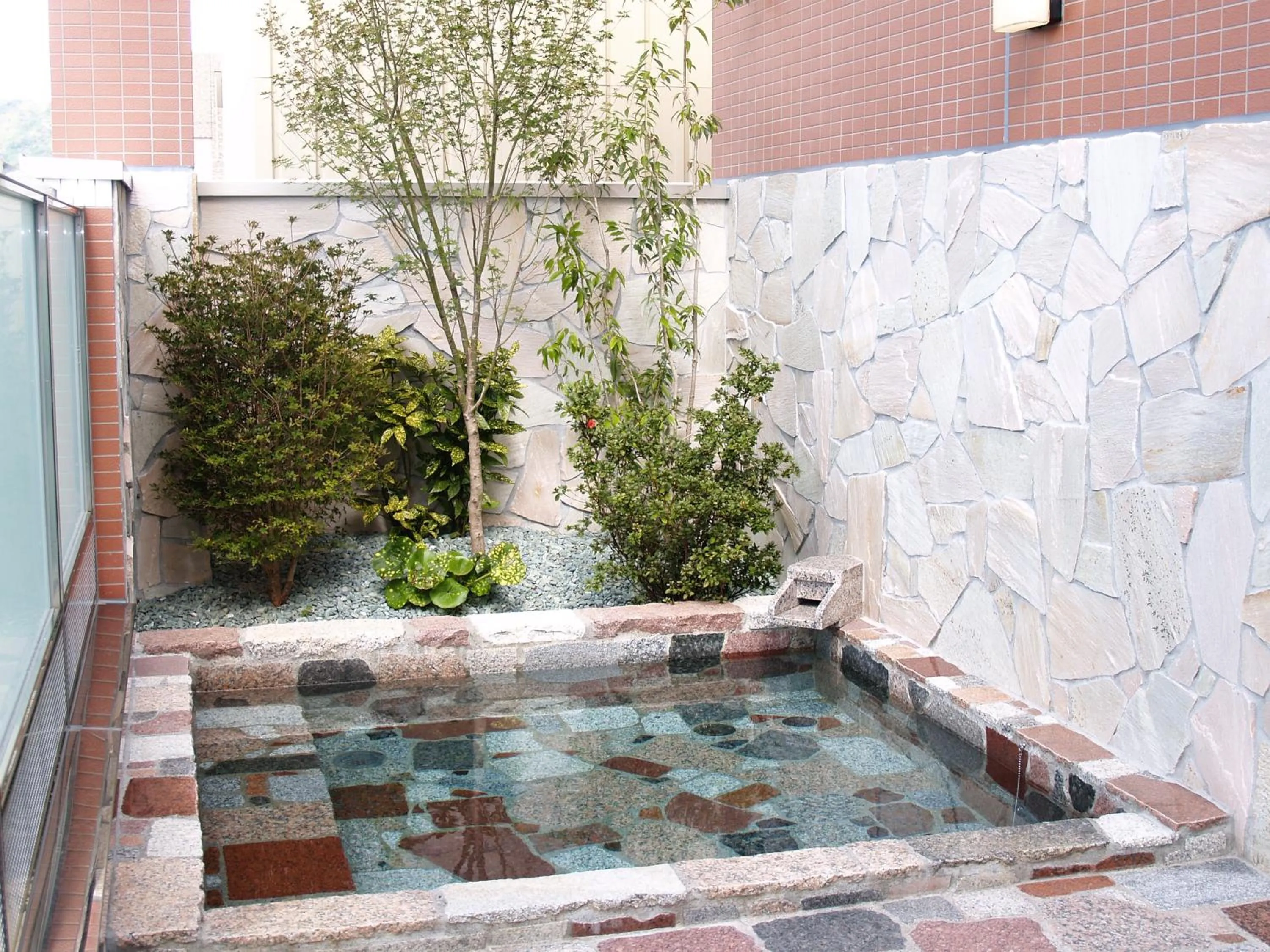 Open Air Bath in Tourist Inn Kochi