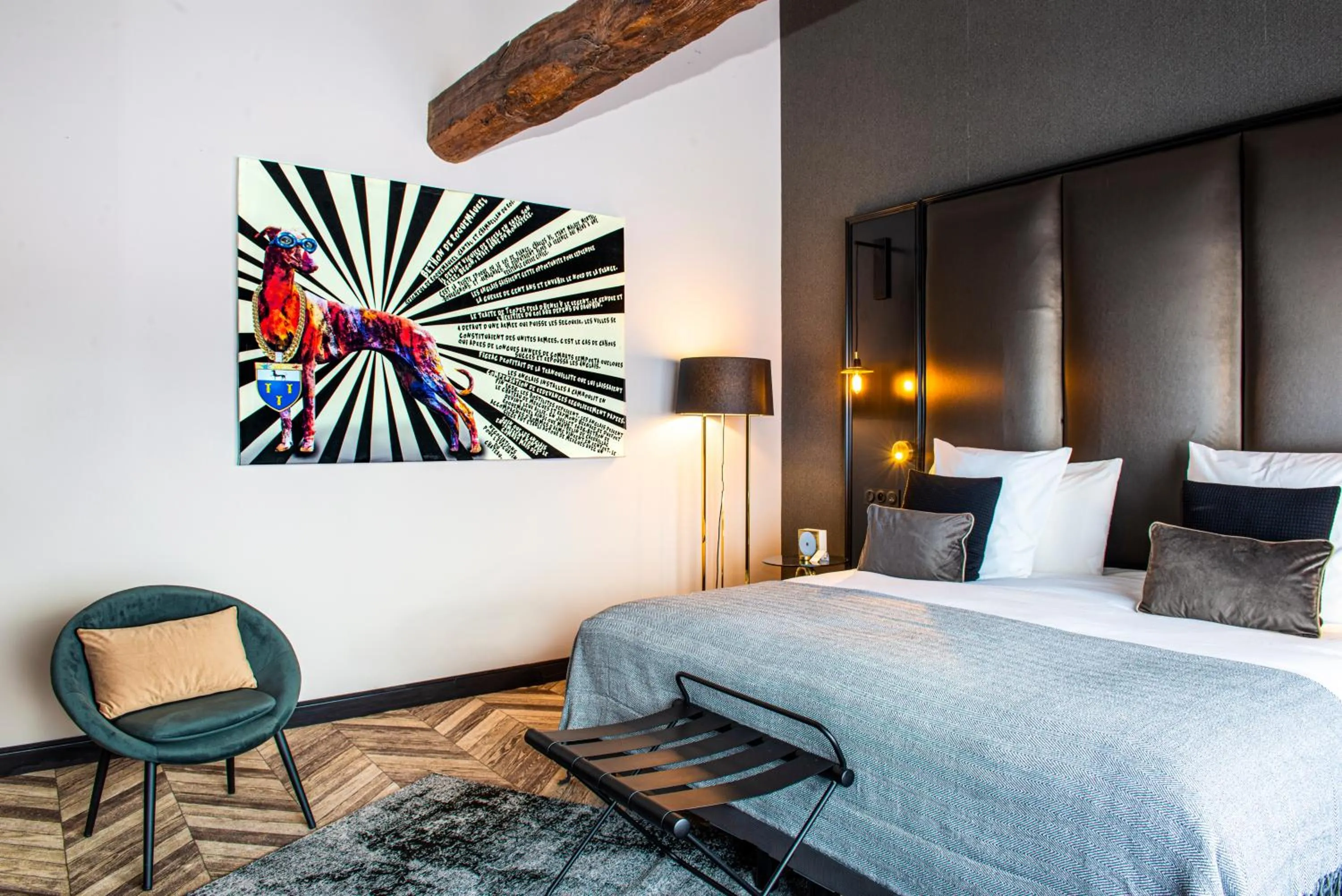 Bed in Mercure Figeac Viguier du Roy