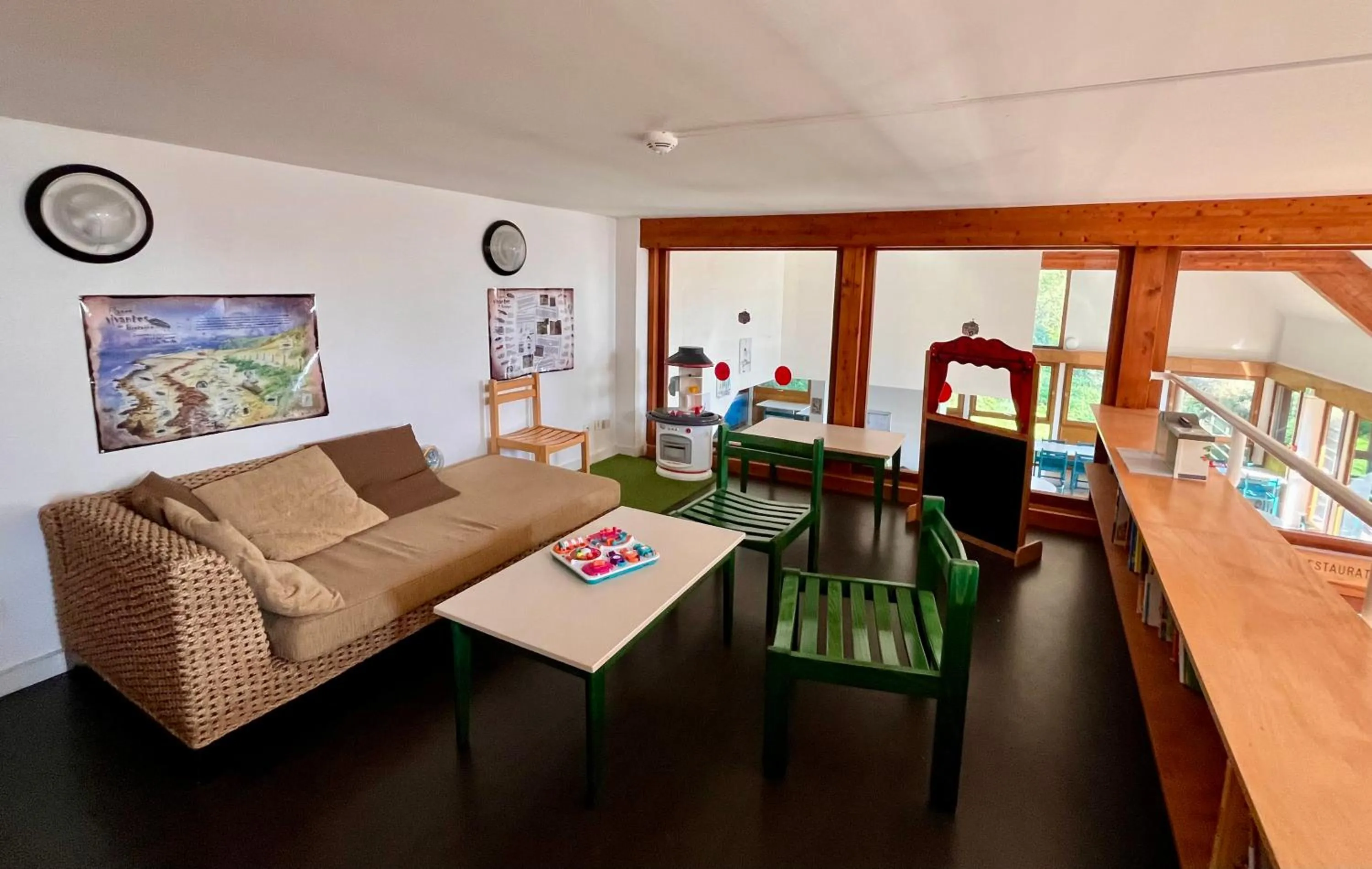 Game Room in Auberge de Jeunesse HI Cancale