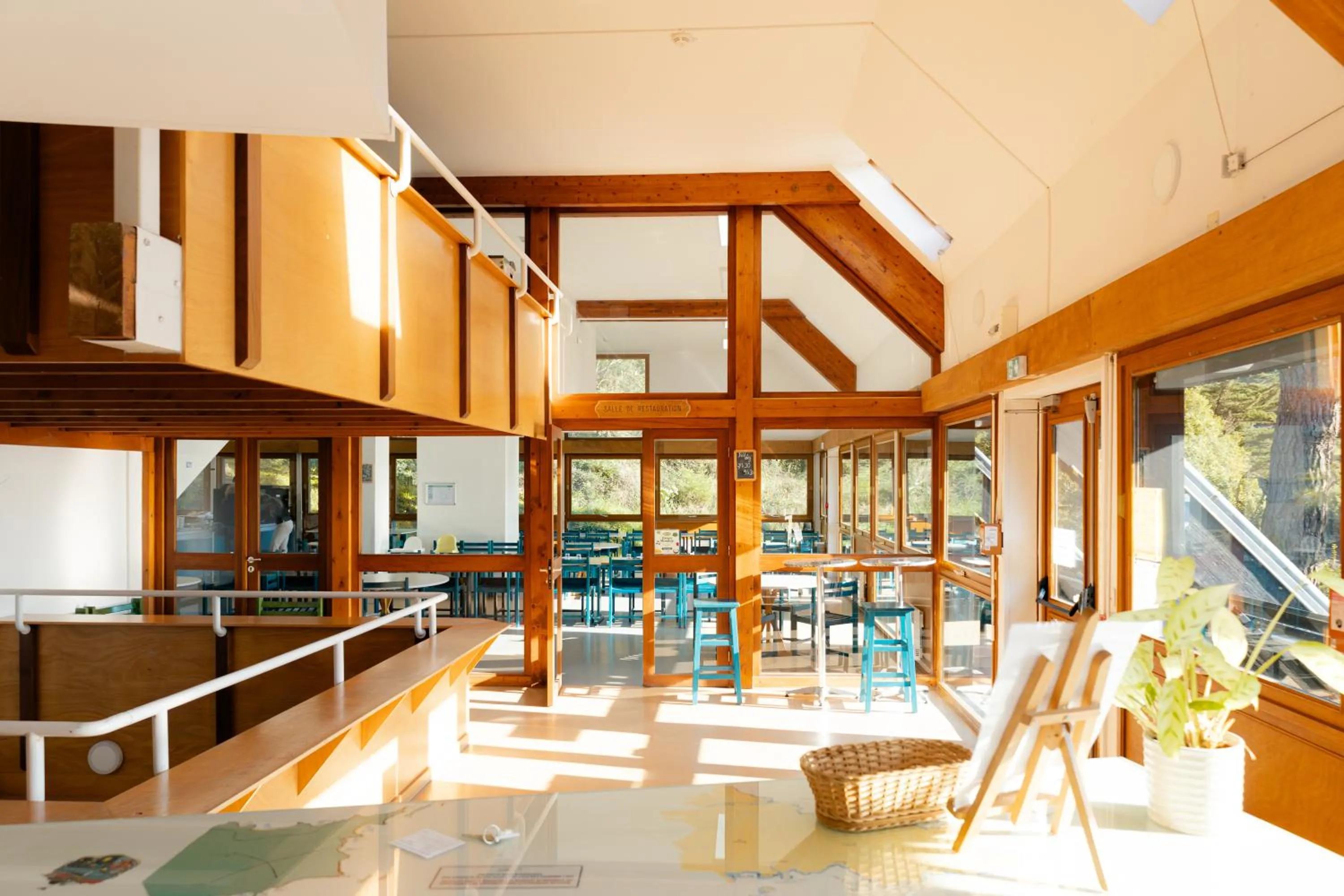 Lobby or reception in Auberge de Jeunesse HI Cancale