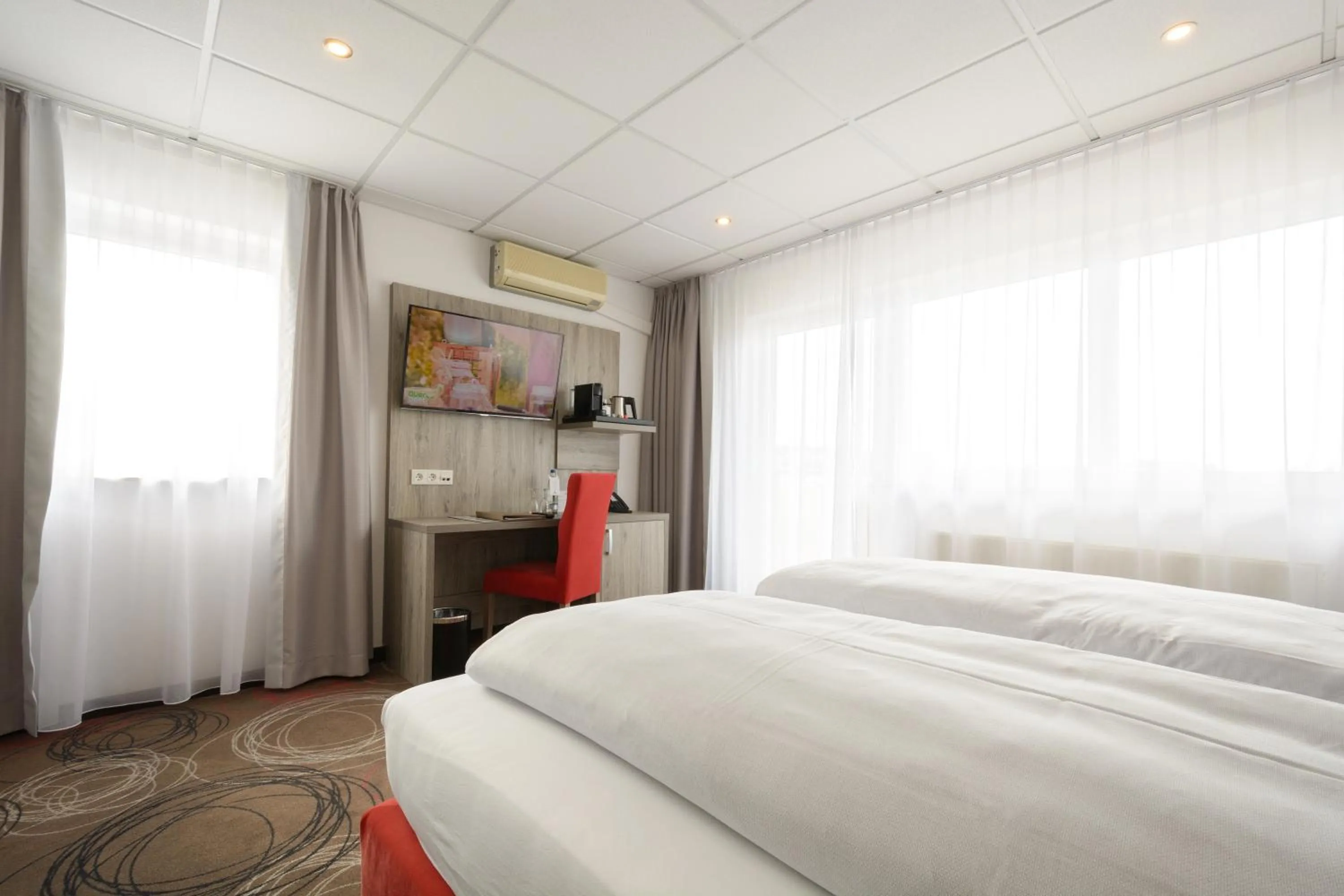 Photo of the whole room, Bed in Hotel Engelhorn