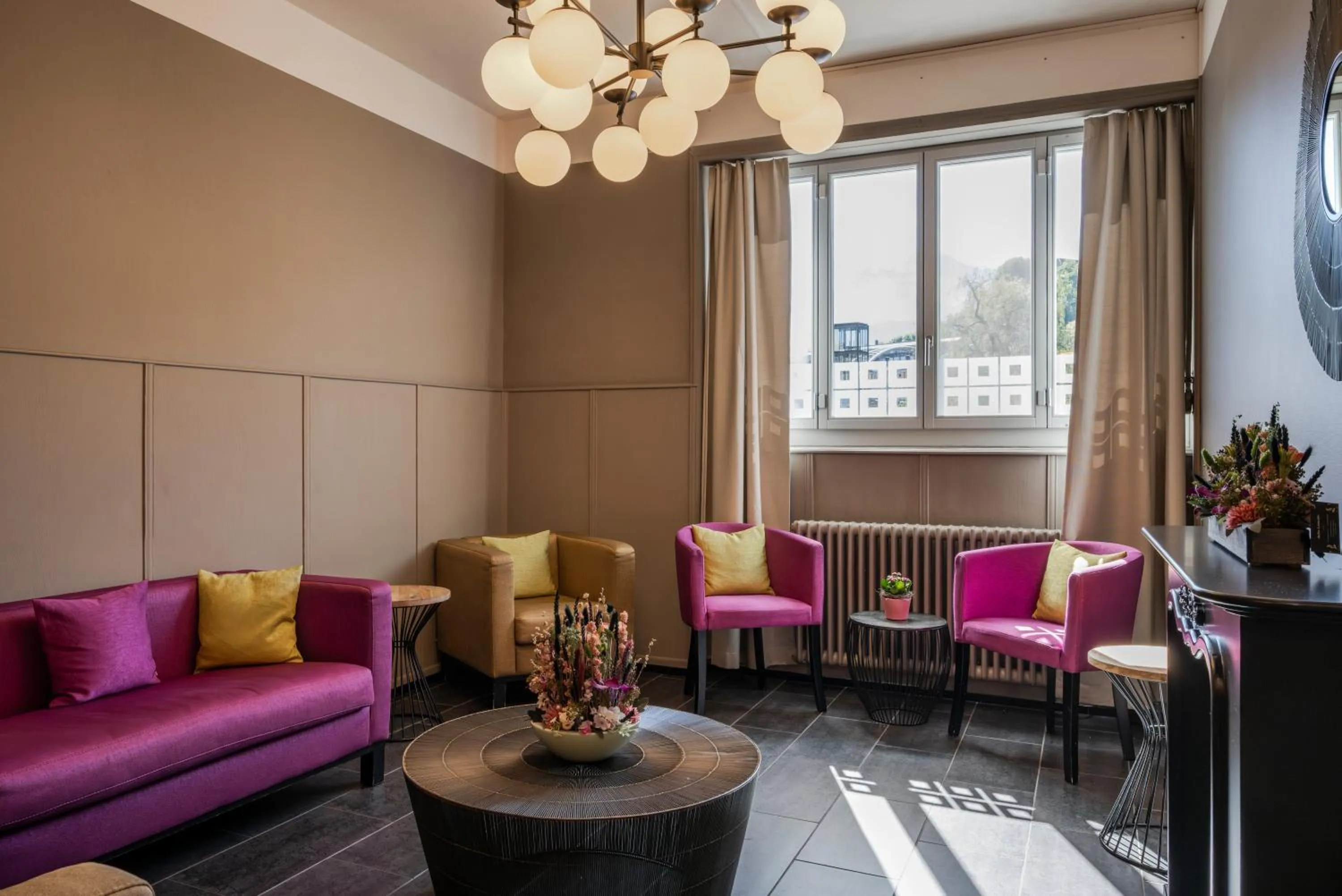 Communal lounge/ TV room in Boutique Hotel KARL