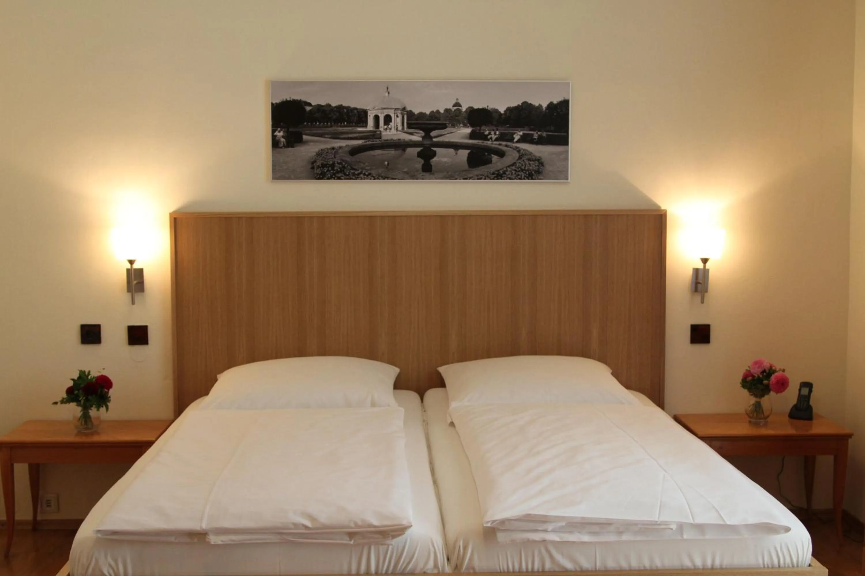 Bed in Hotel Sollner Hof